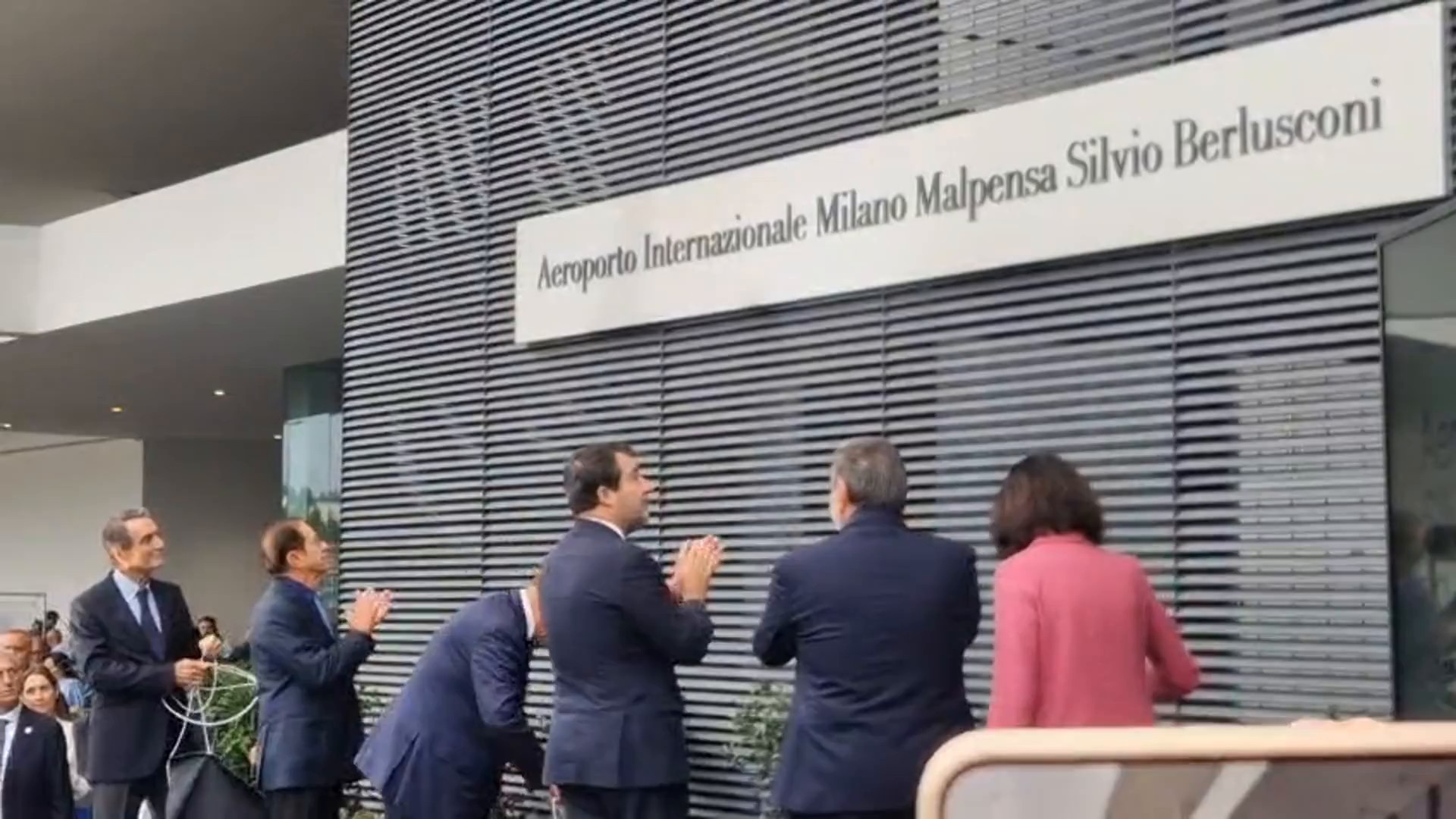 L'aeroporto di Milano Malpensa intitolato a Silvio Berlusconi