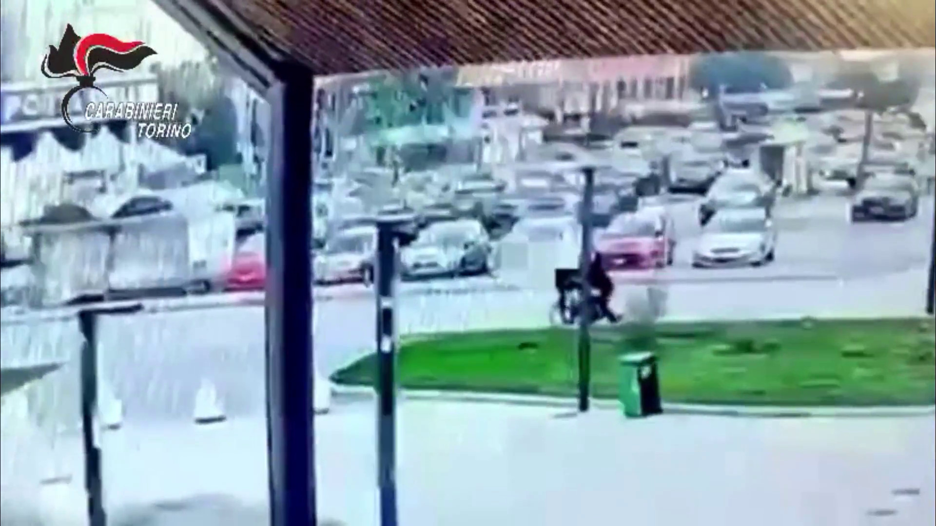 Violenta rapina nei confronti di una donna disabile a Torino, fermato un 23enne