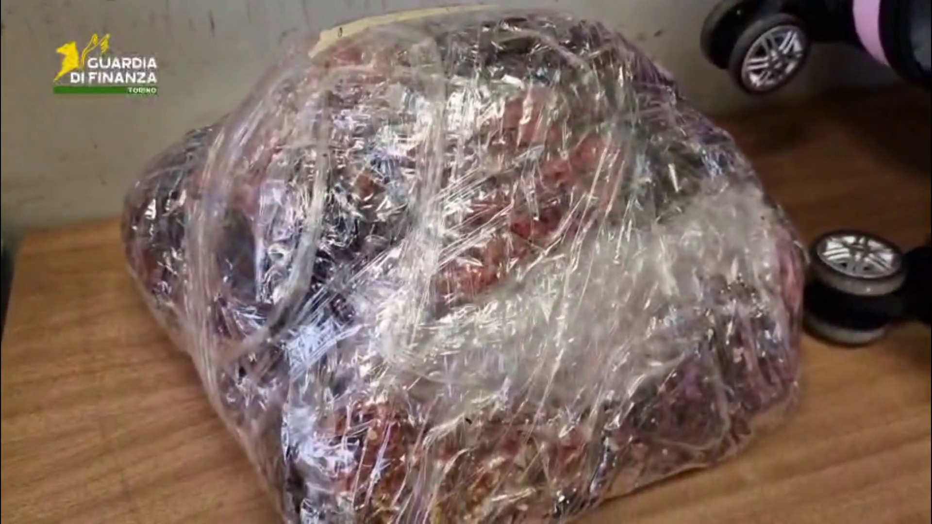 Proveniva dalla Spagna con 9kg di droga, arrestata una 28enne nigeriana