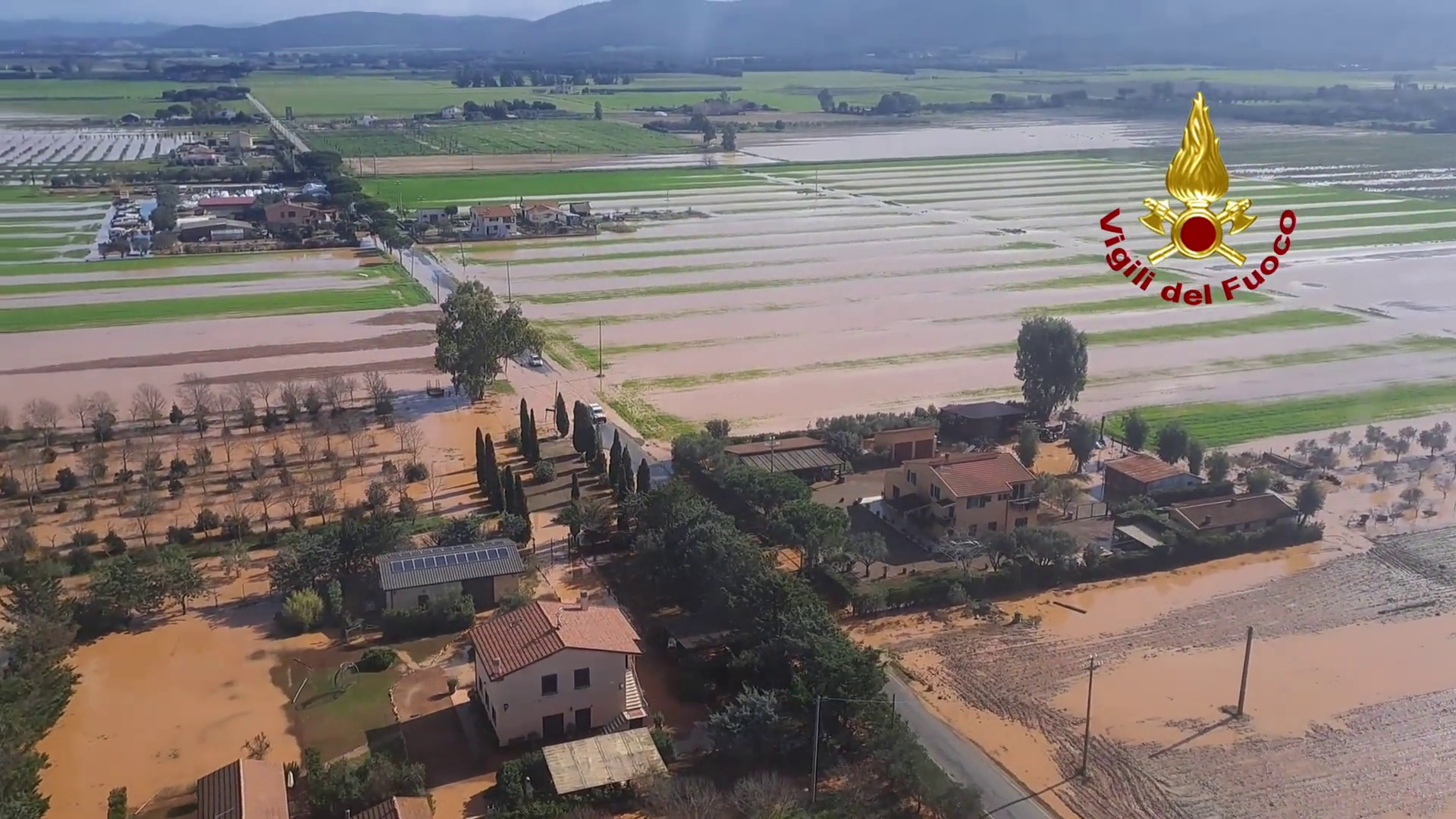 Maltempo in Maremma, le immagini dall'elicottero dei Vigili del fuoco