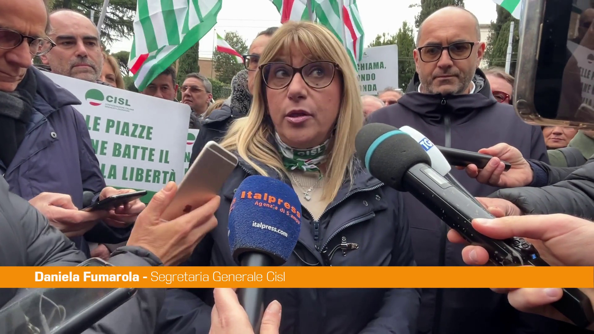 Iran, presidio Cisl davanti all'Ambasciata a Roma. Fumarola 