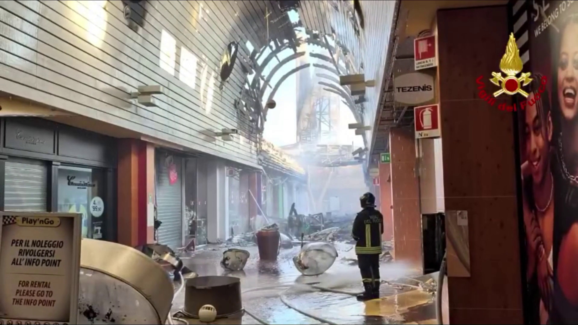 Incendio al Conca d'Oro di Palermo, intervenute 15 squadre VVF: le immagini