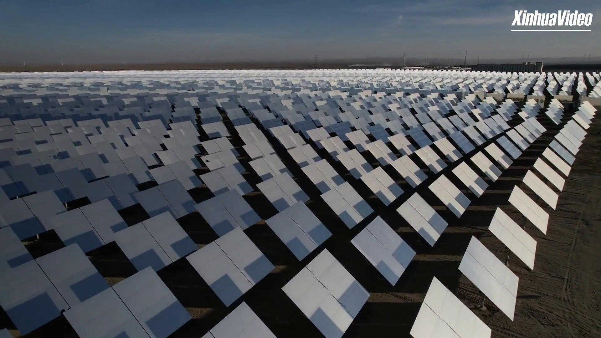 Cina: a Jiuquan maxi progetto di energia verde con 25mila specchi