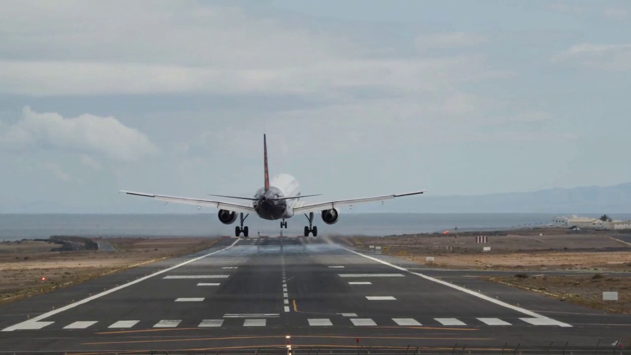 Aeroporti, entro 2030 zero emissioni con la 