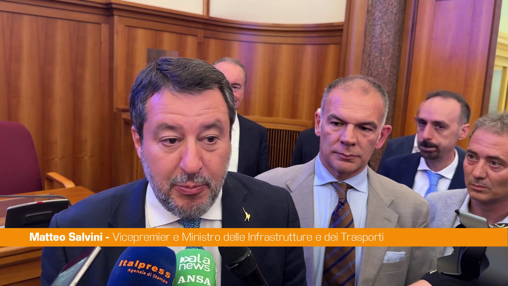 Salvini presenta spot a tutela dei bimbi in auto: 
