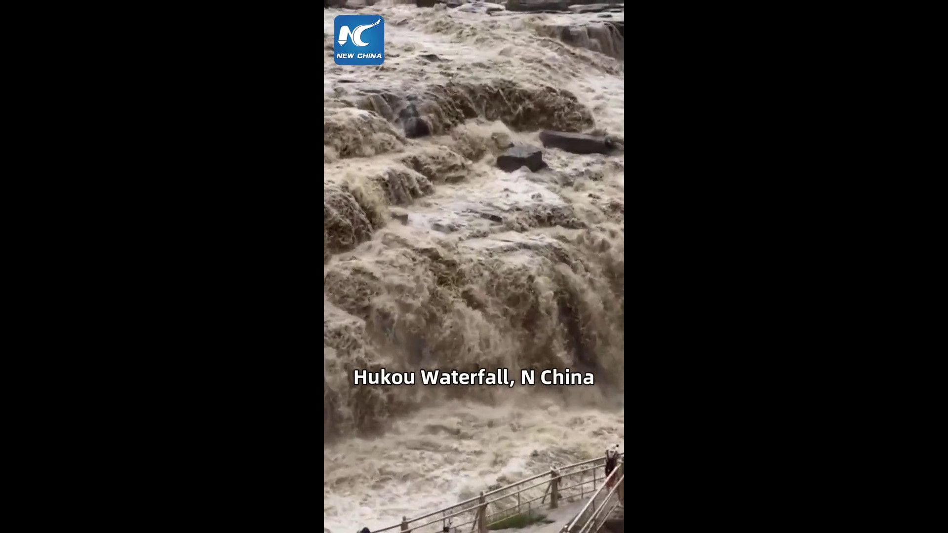 Cina, la cascata di Hukou entra nel vivo della stagione delle piene