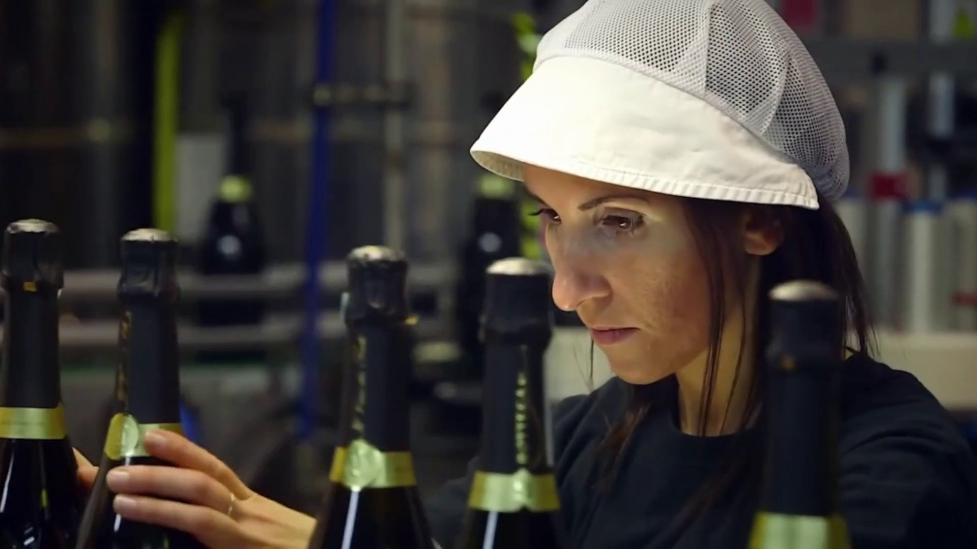 Bankitalia, la crescita è lenta, i consumi arrancano