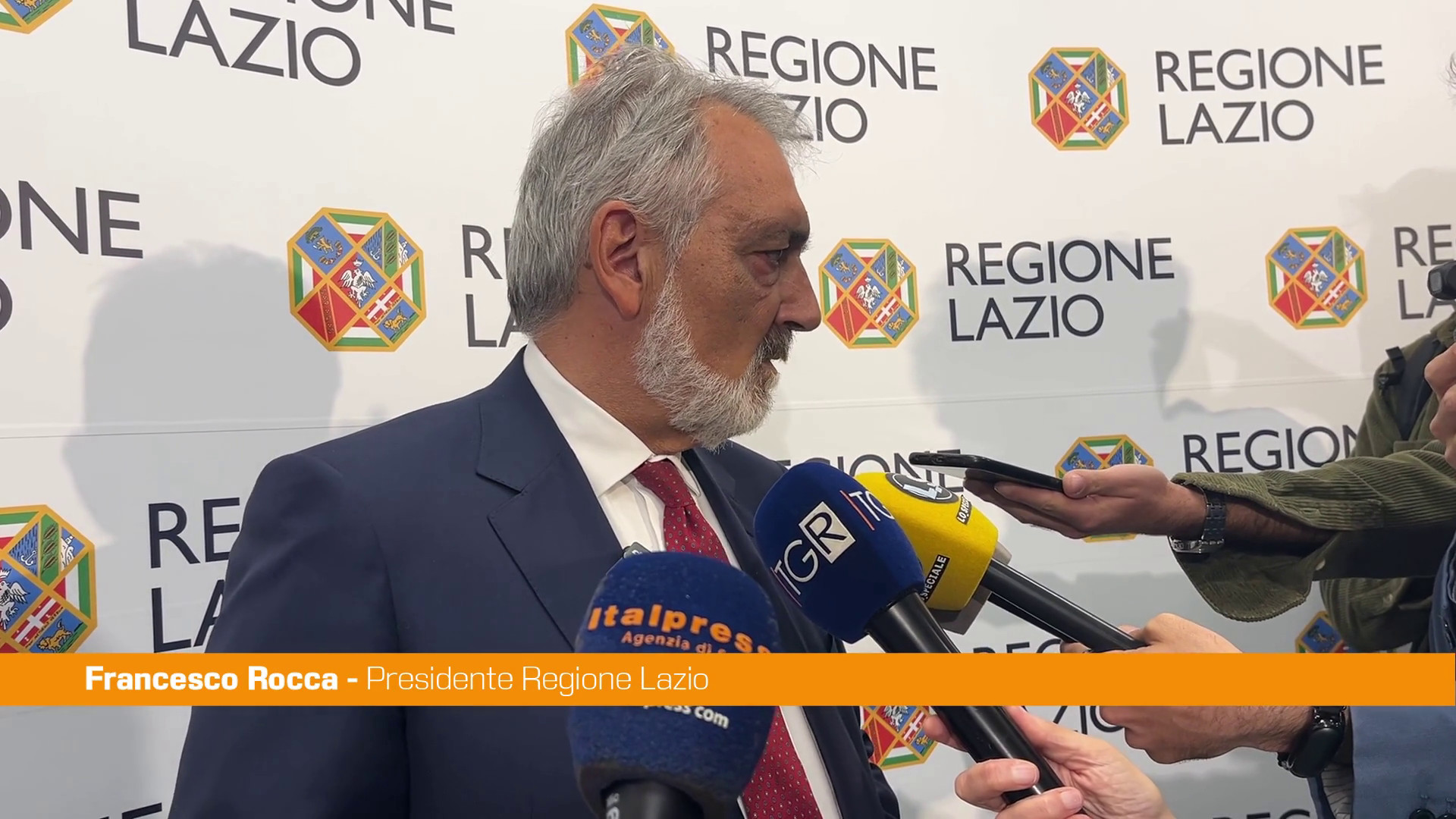 Striscioni Piazza Epiro, Rocca 