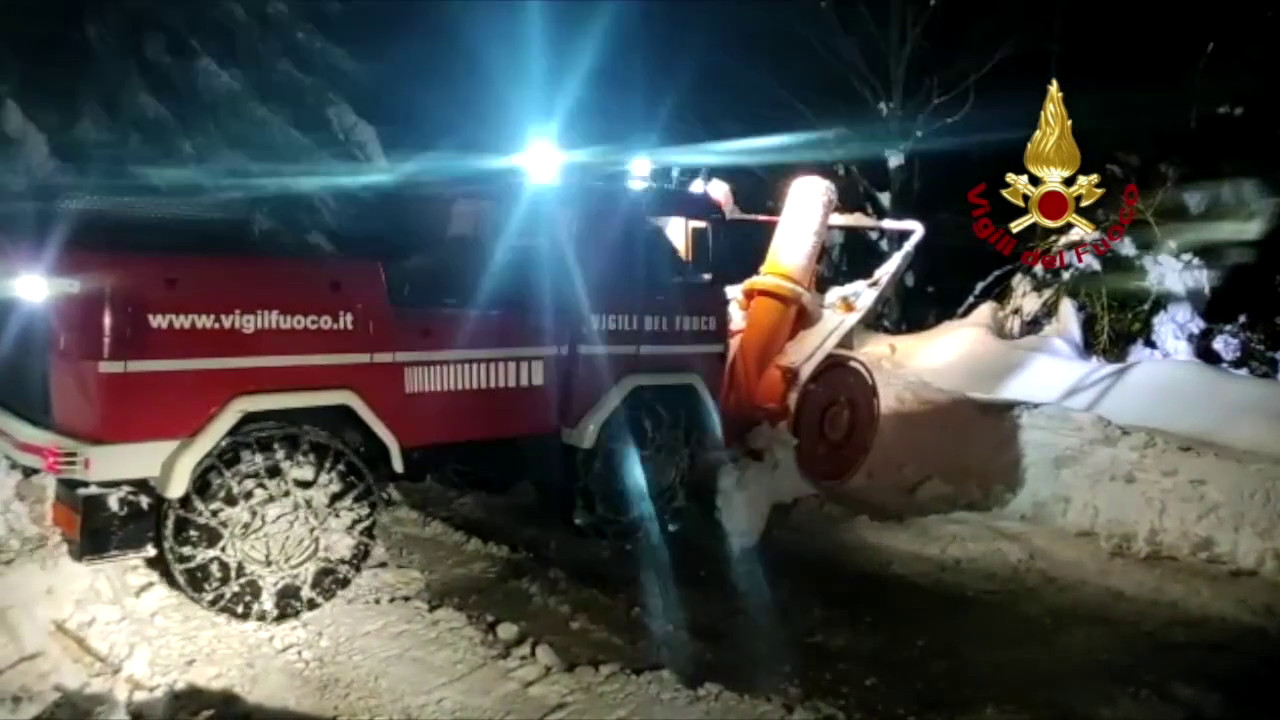 Rimini, dispersa un'anziana, La cercano i vigili del fuoco
