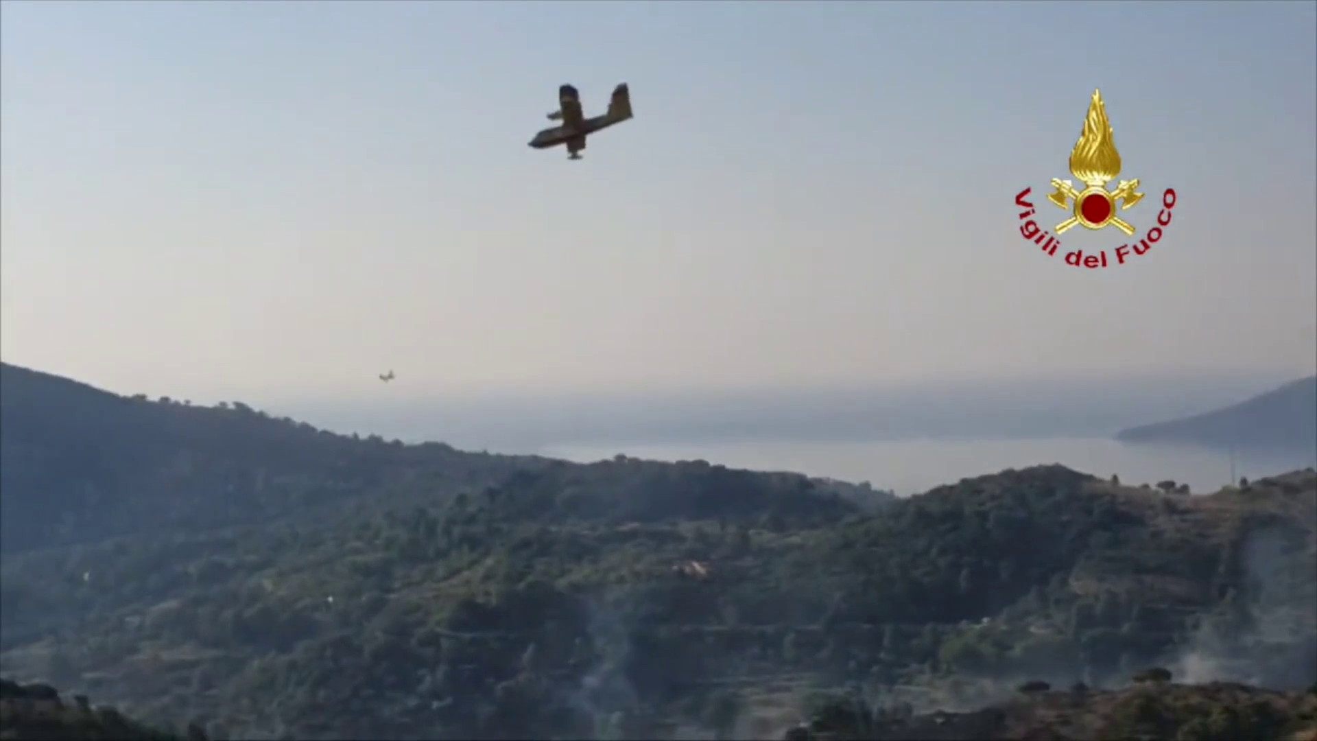 Incendio all'Isola d'Elba, le immagini