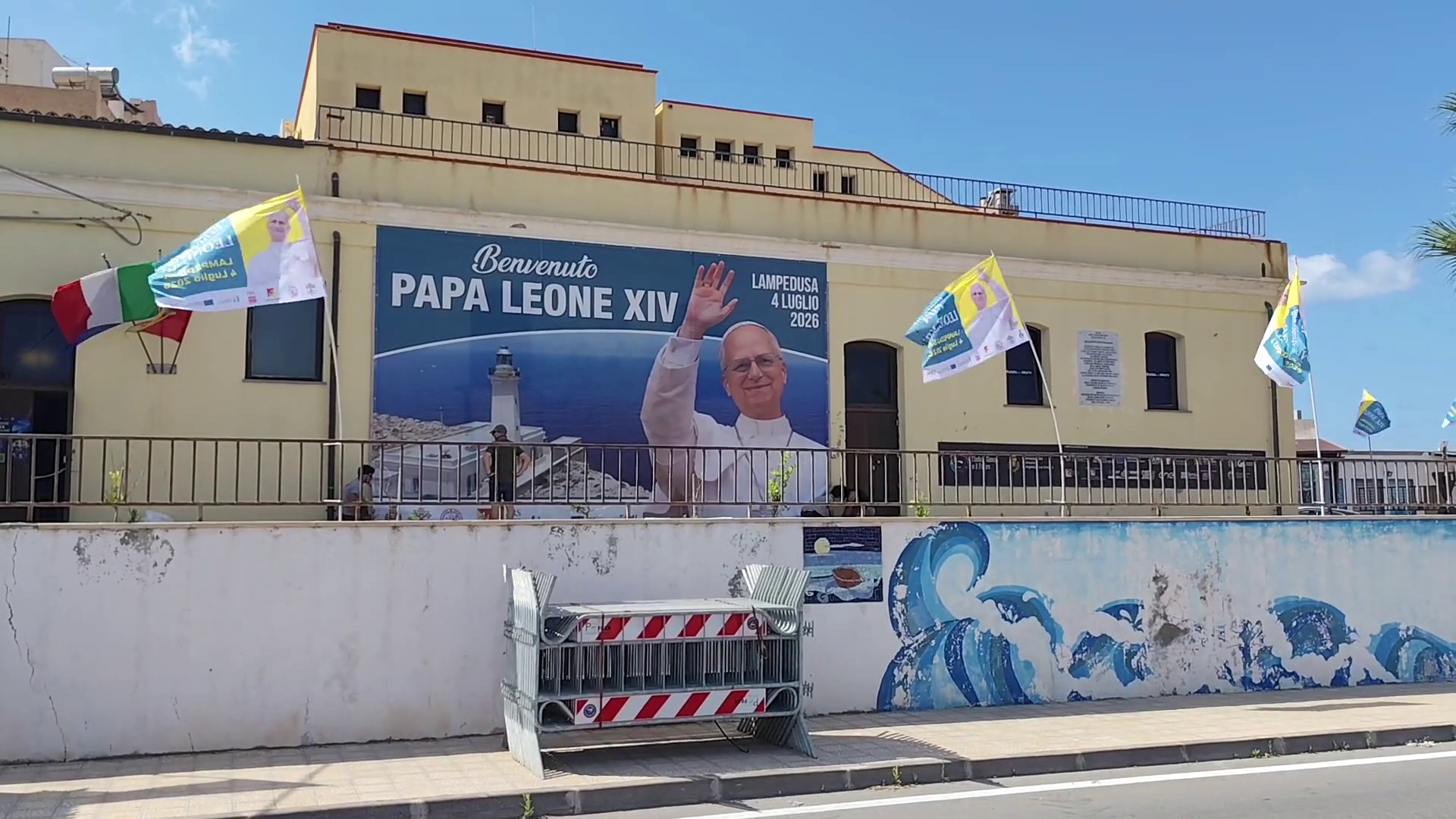 Lampedusa attende Papa Leone XIV, emozione ed entusiasmo per isolani e turisti