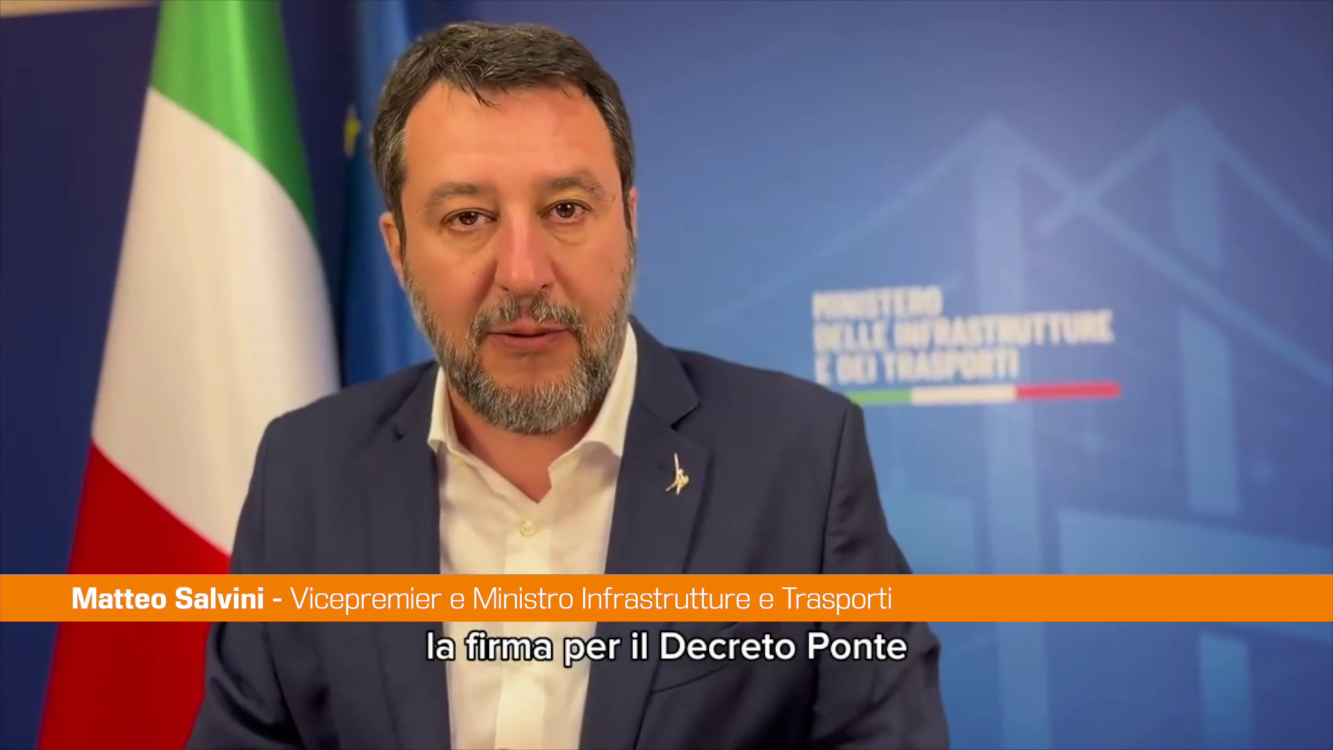 <div>Salvini firma il decreto Ponte 