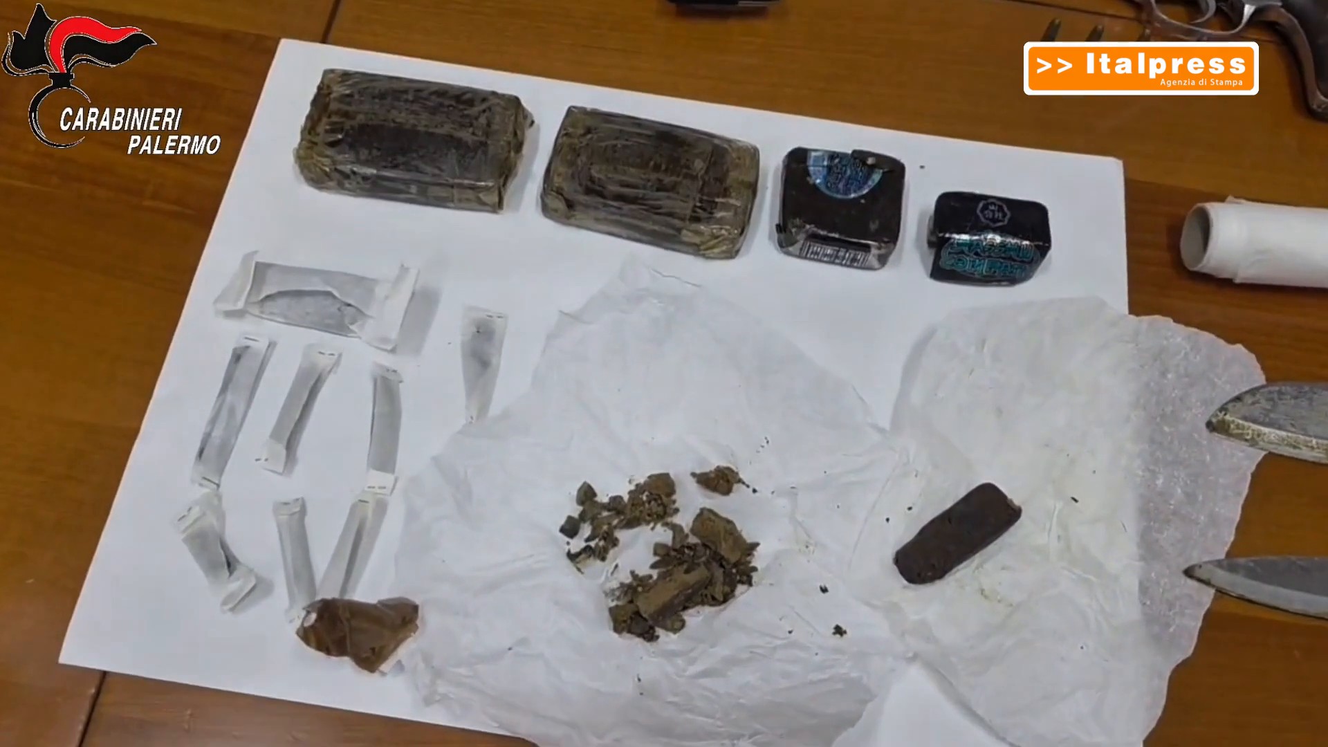 Controlli antidroga nei quartieri Borgo Vecchio e Ballarò a Palermo, un arresto