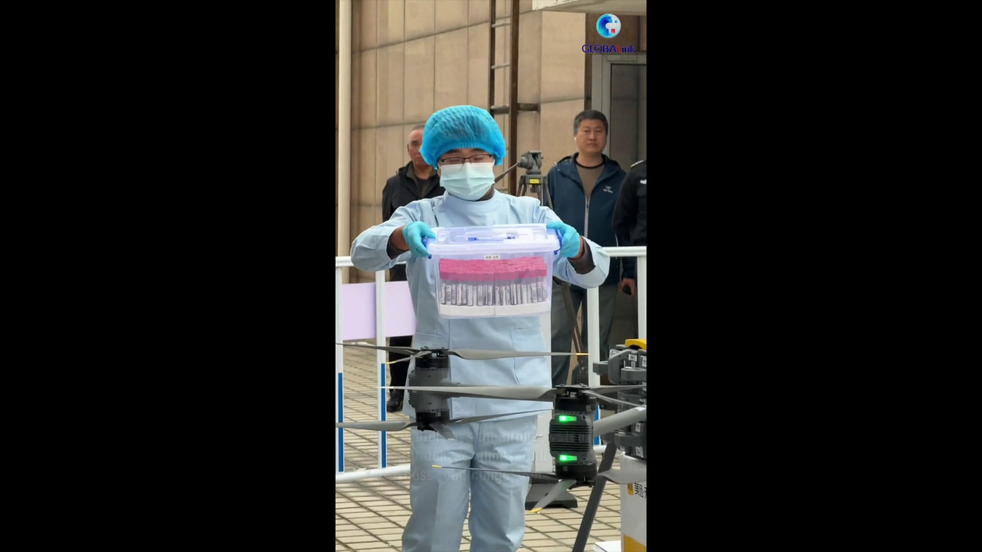 Cina: a Shanghai parte prima consegna di campioni medici con droni