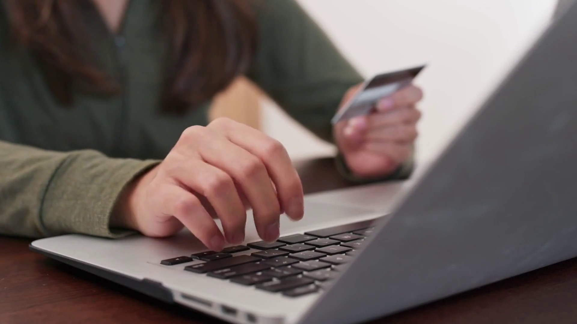 Commercio elettronico, nuove norme Ue contro le frodi sull'Iva