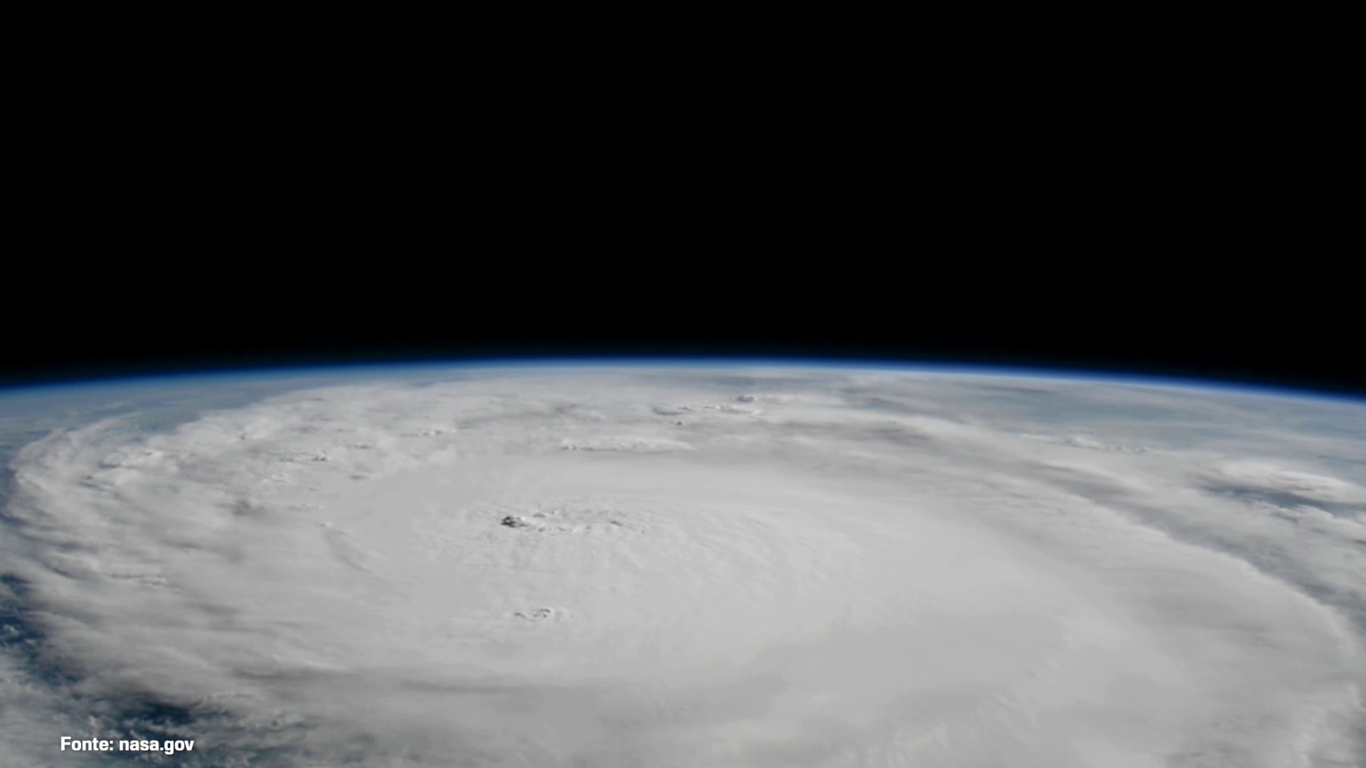 Le immagini dell'uragano Milton catturate dalle telecamere della Nasa