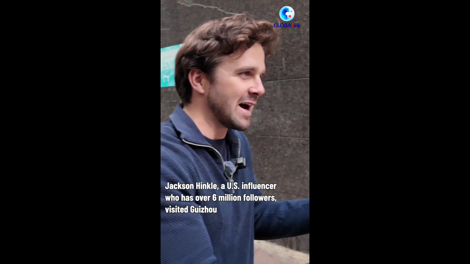 Cina: il viaggio all’alba di un influencer statunitense sul “bus dei contadini”