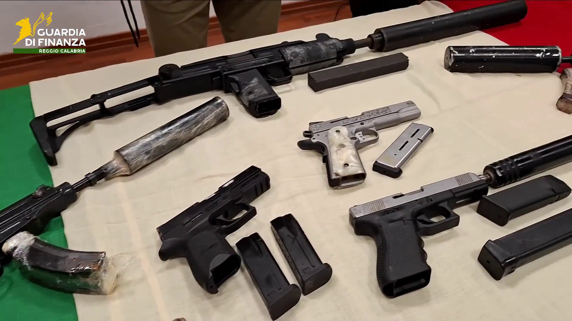 Armi ed esplosivi nella piana di Gioia Tauro, due arresti