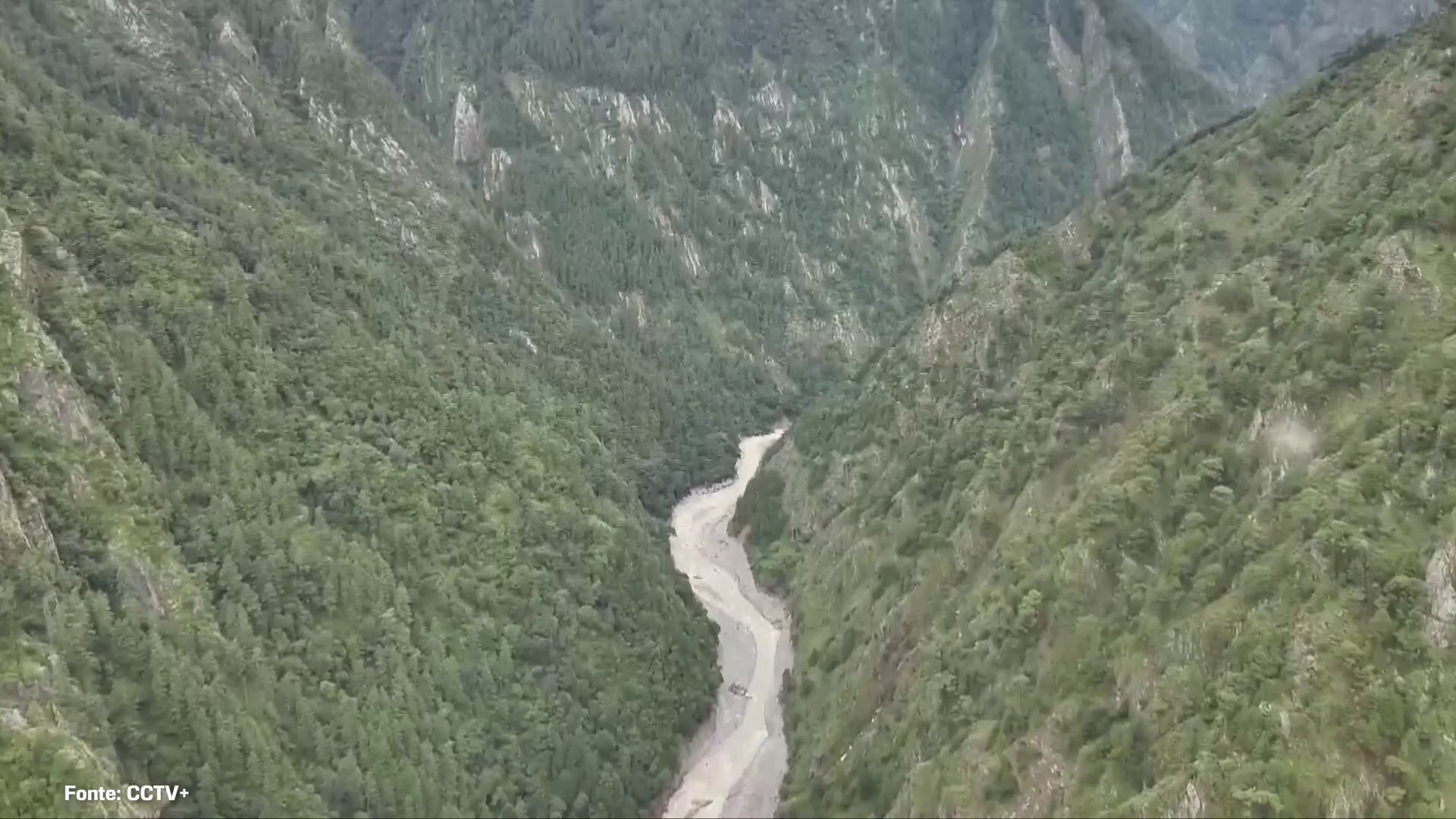 Cina, pericolo di esondazione di un lago artificiale dopo la frana
