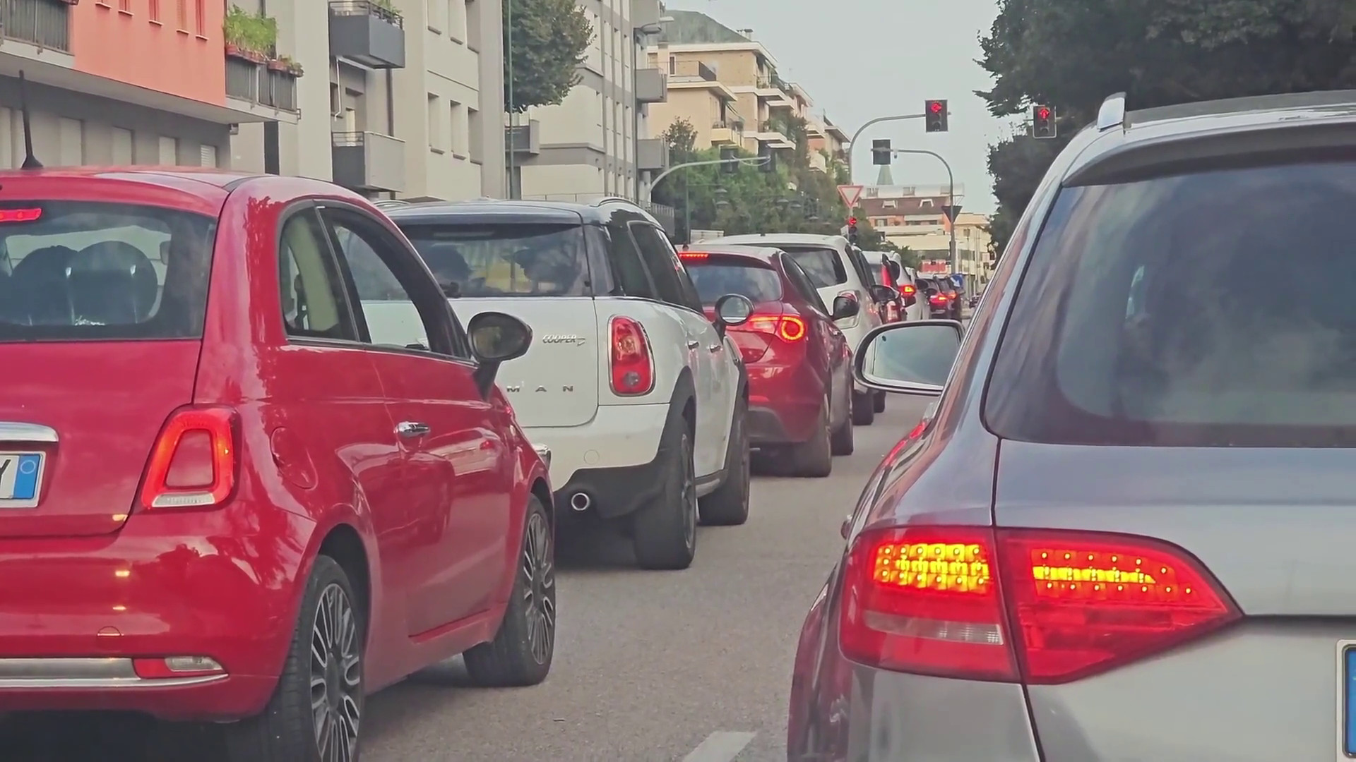 Auto, a giugno il mercato dell'usato torna in positivo
