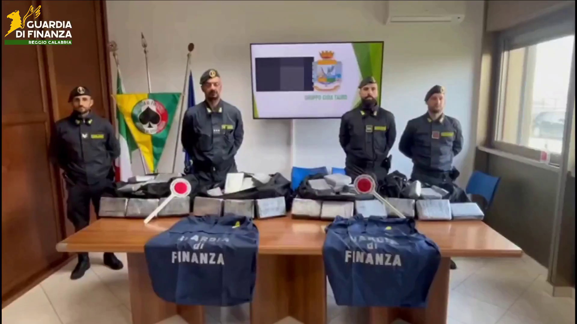 Gioia Tauro, sequestrati 228 kg di cocaina e arrestati due portuali