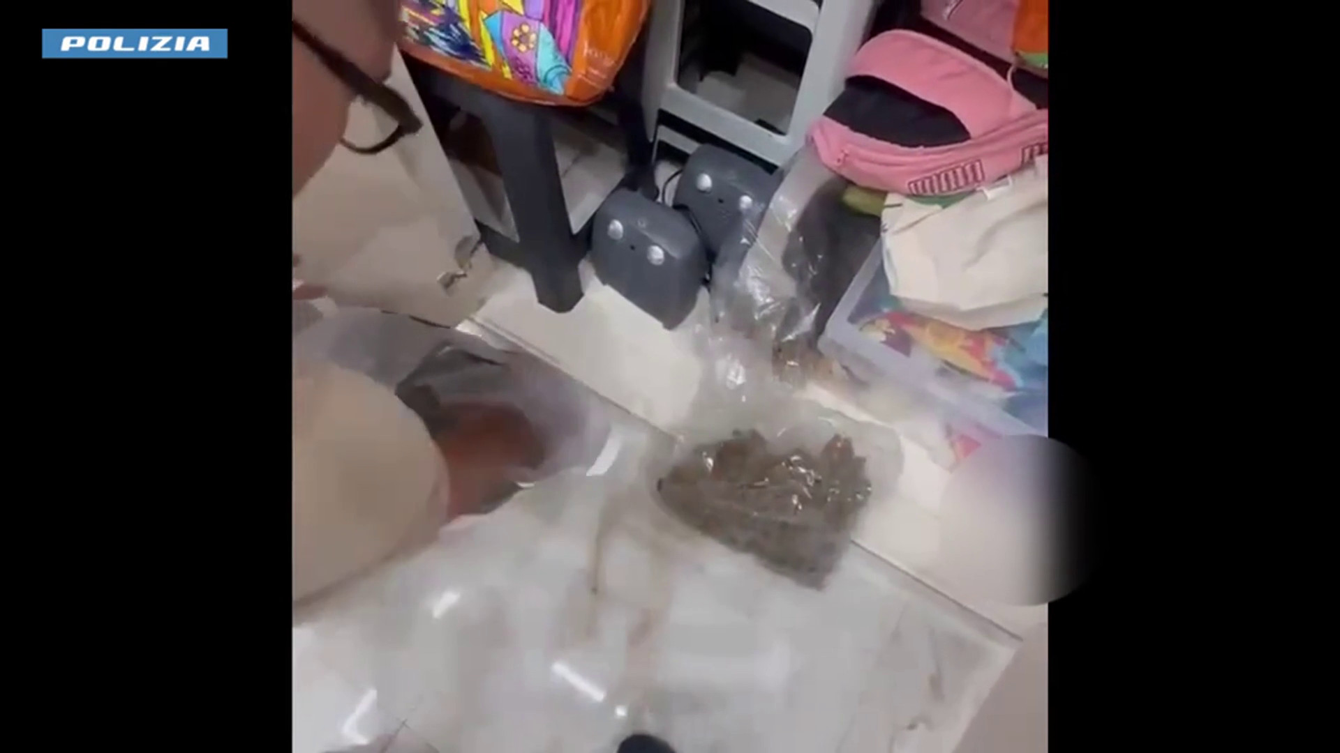 Usava abitazione come base stoccaggio droga, arrestato 55enne catanese