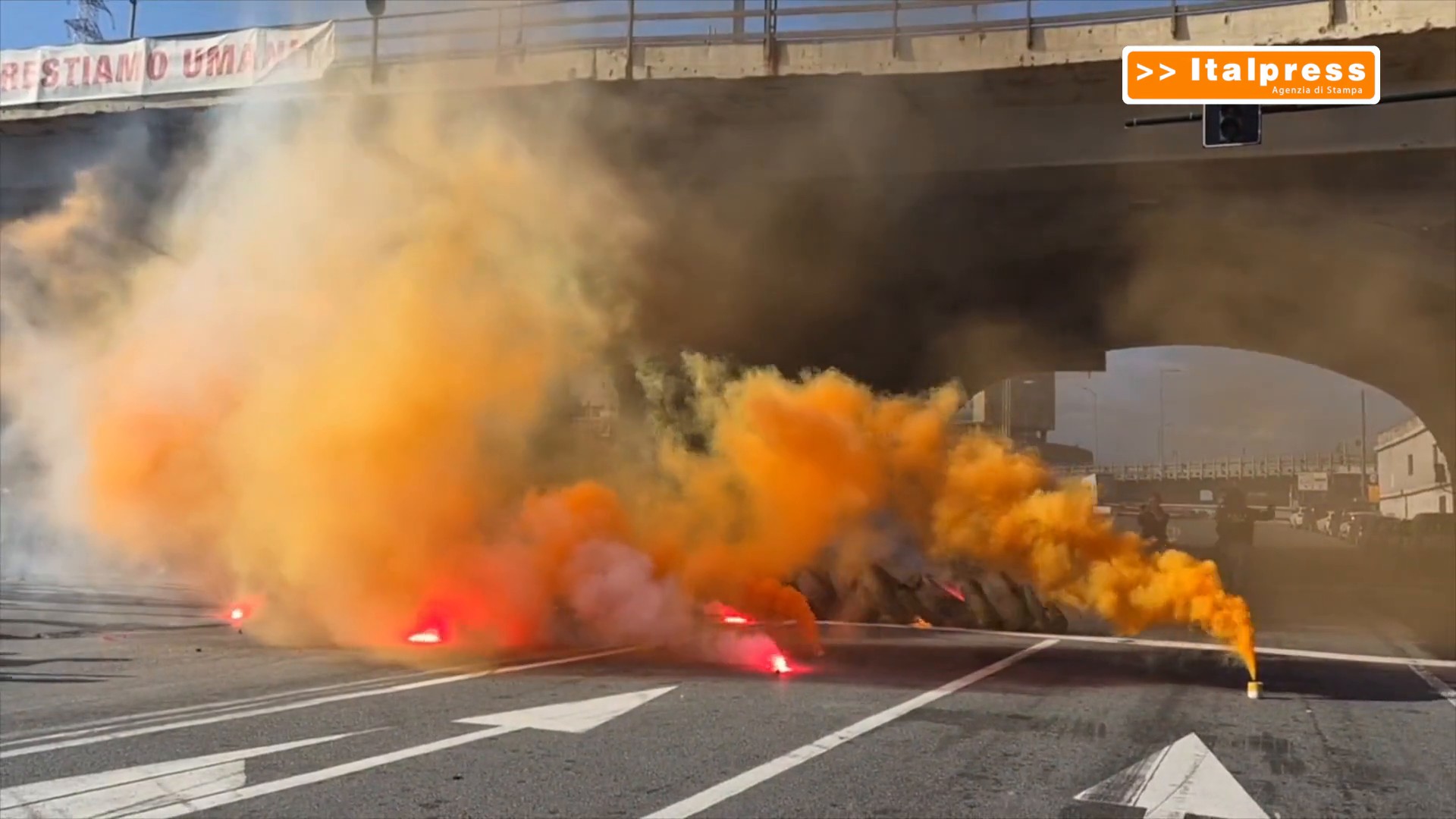 Sciopero generale, a Genova i blocchi dei portuali