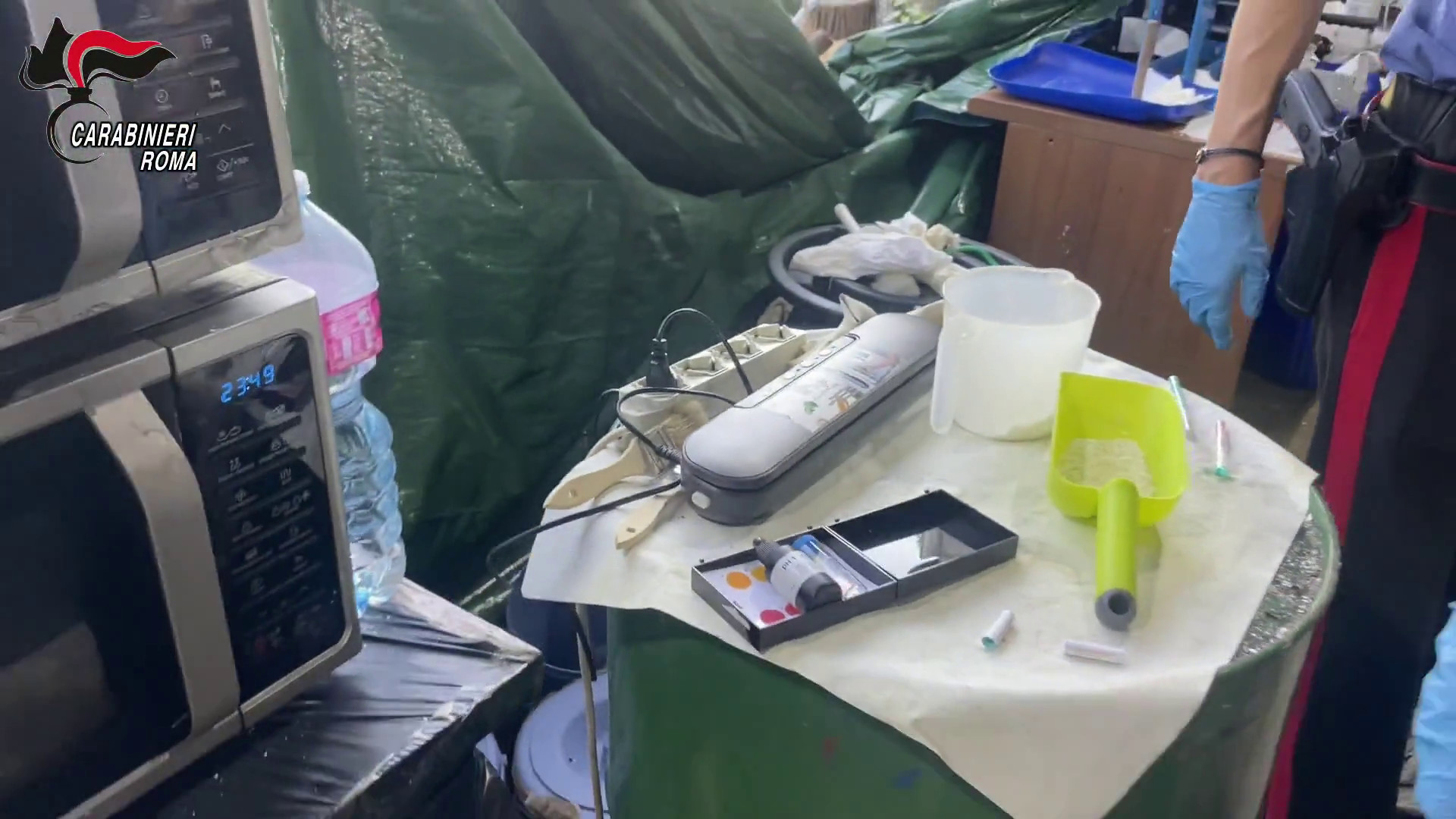 Scoperta una raffineria di cocaina a Latina, 5 arresti