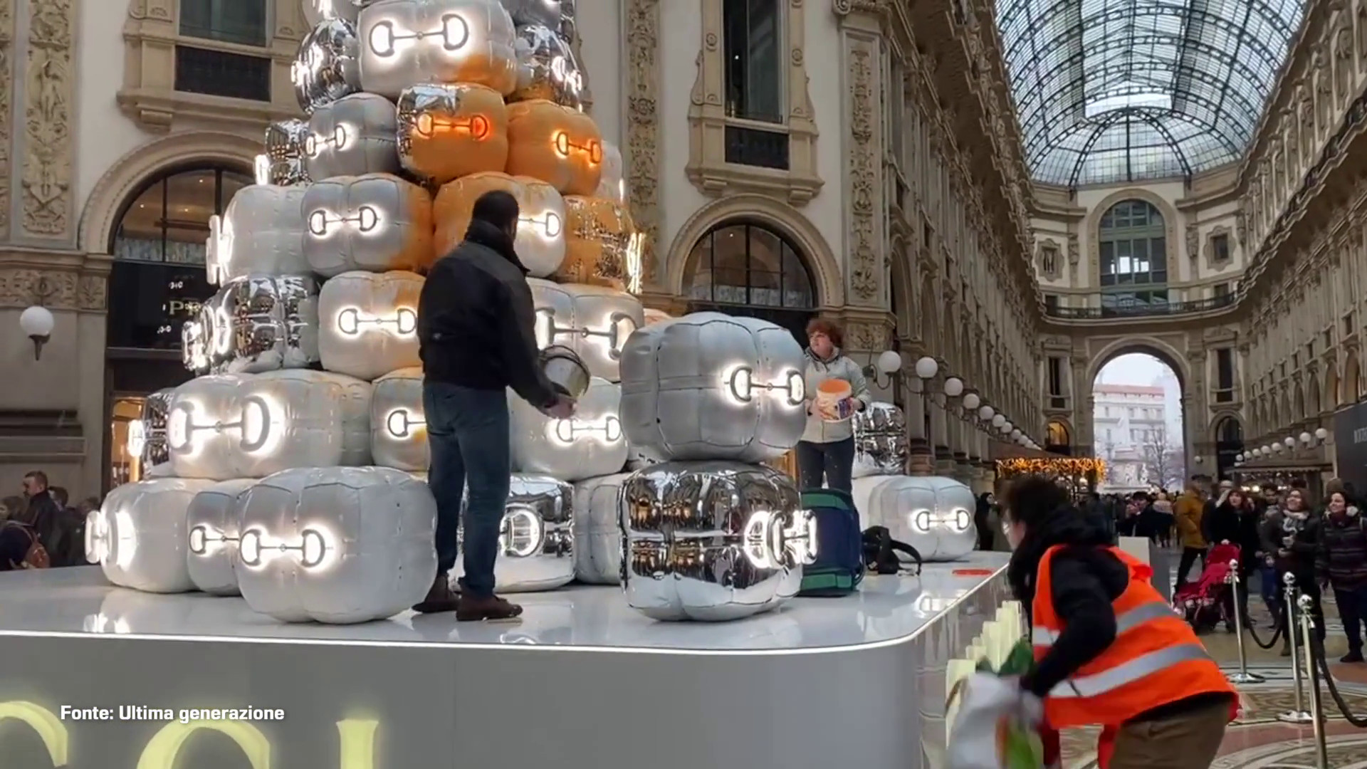 Ambientalisti in azione a Milano: la location e i dettagli del ‘colpo’