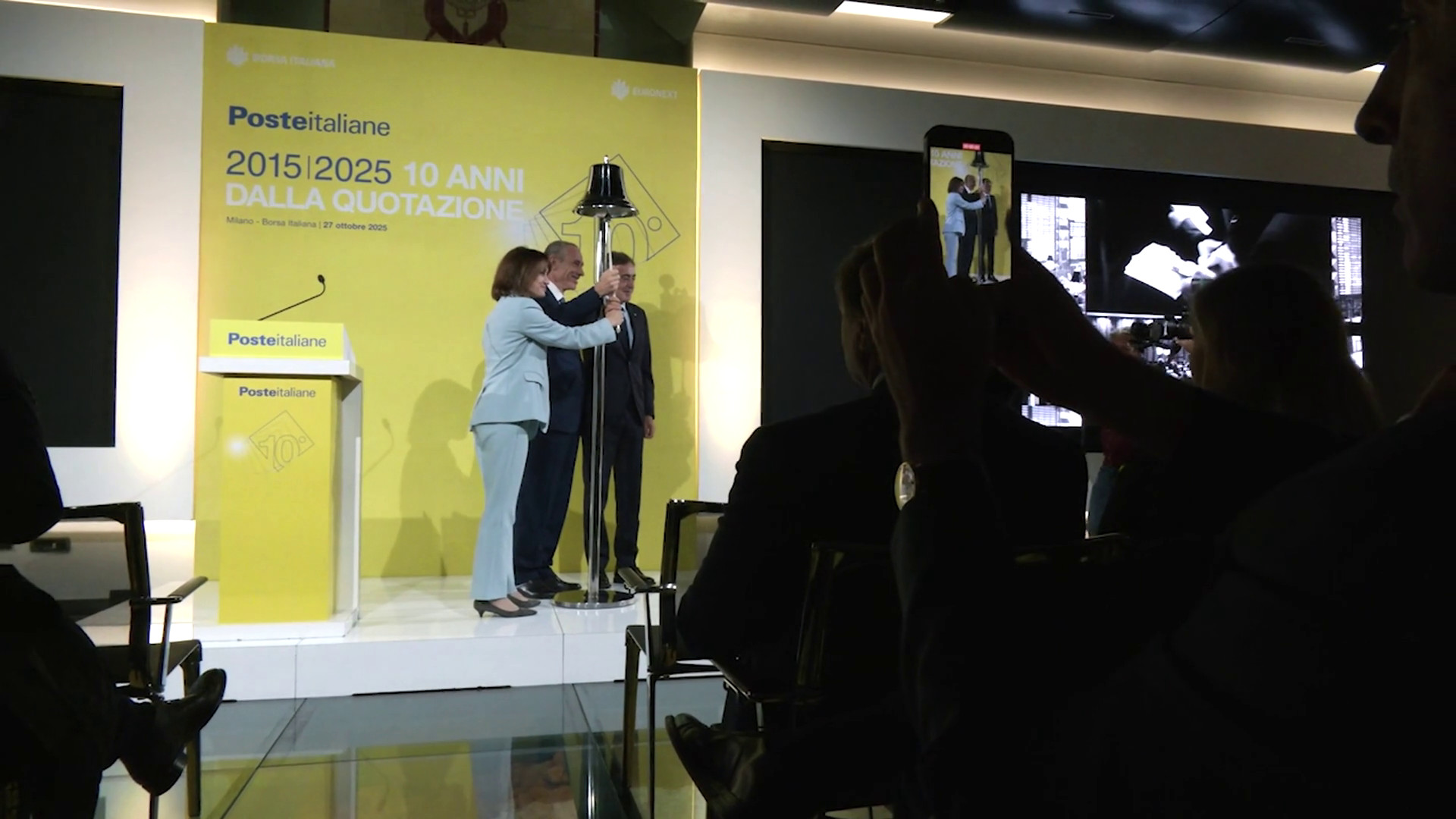 10 anni di Poste Italiane in Borsa, l'azienda festeggia i risultati