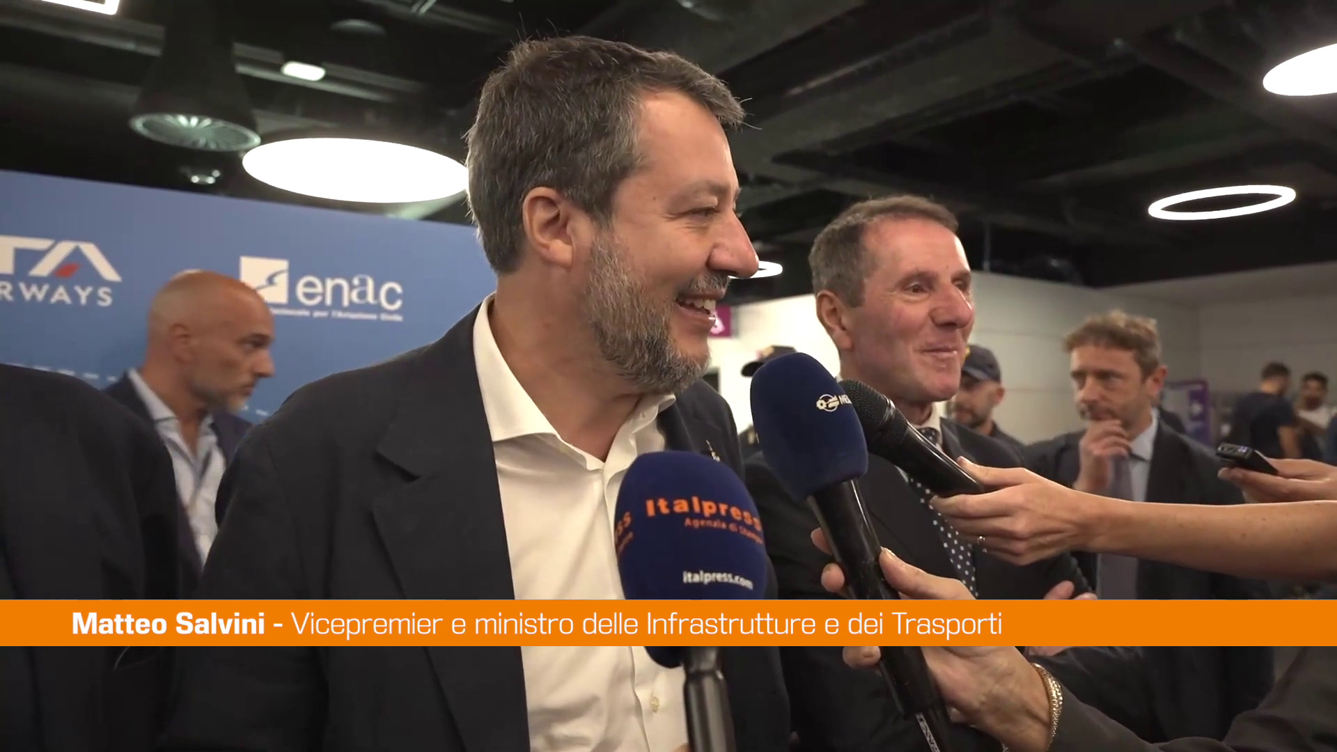 Trasporto aereo, Salvini 