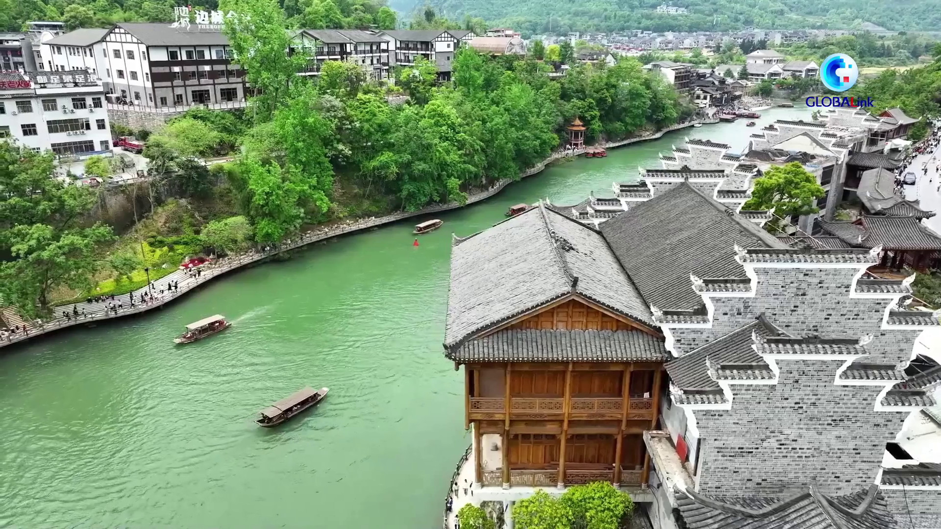 Cina, spesa per vacanze del primo maggio evidenzia dinamismo dei consumi