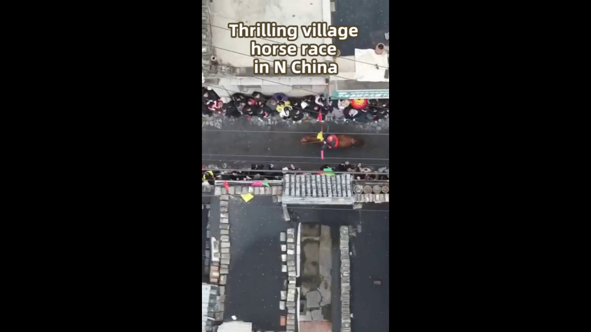 Cina: emozionante corsa di cavalli in un villaggio dello Shanxi
