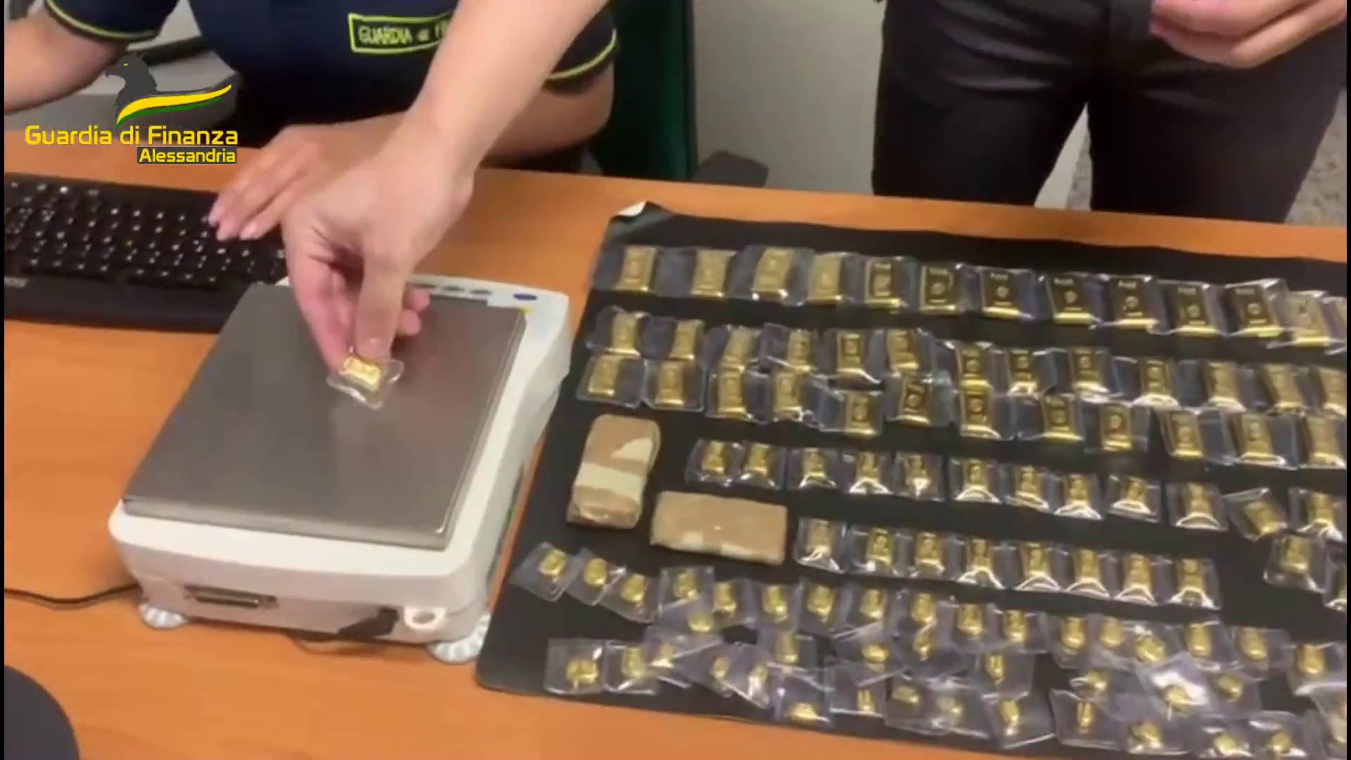 Alessandria, sequestrati lingotti d’oro del valore di 740mila euro