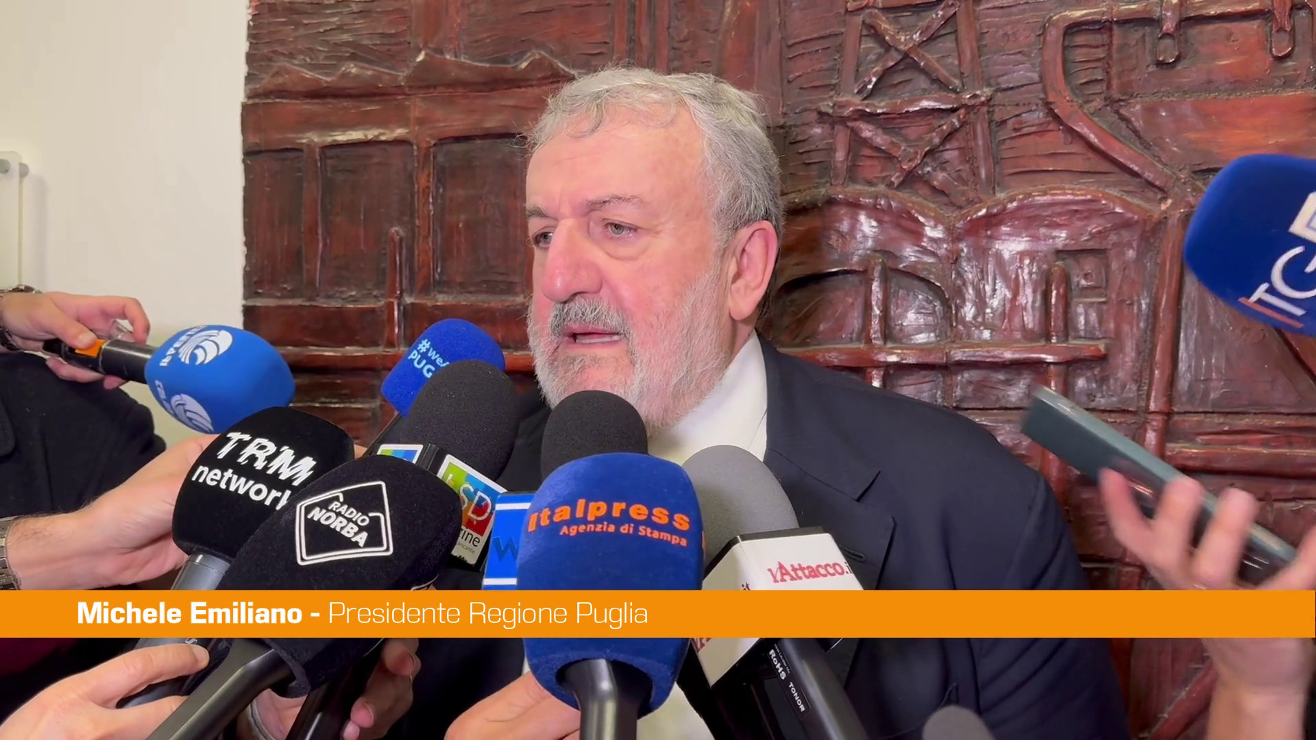 Cartellone di Capodanno in Puglia, Emiliano 