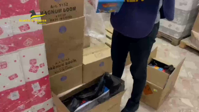 Sequestrate 4 tonnellate di botti illegali nel Palermitano, 9 denunce Sequestrate 4 tonnellate di botti illegali nel Palermitano, 9 denunce