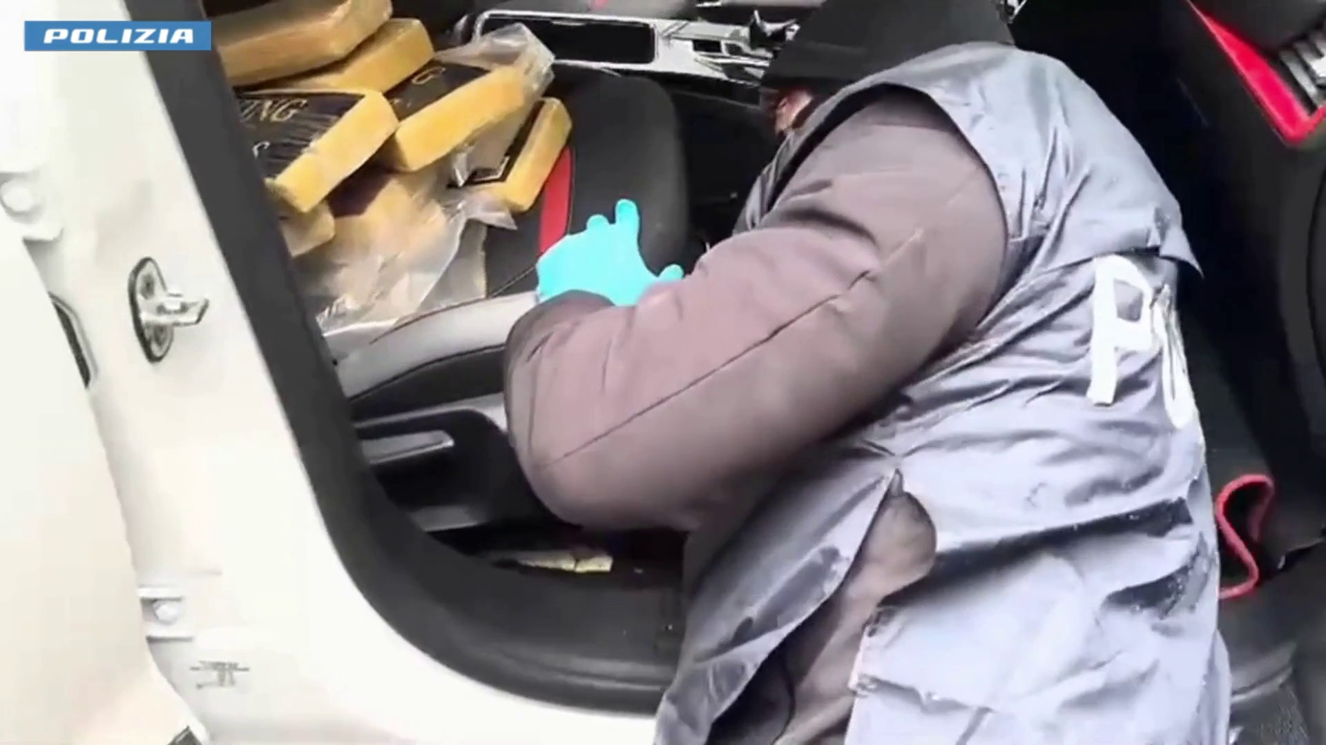 In auto con 44 chili di cocaina, corriere della droga arrestato a Catania