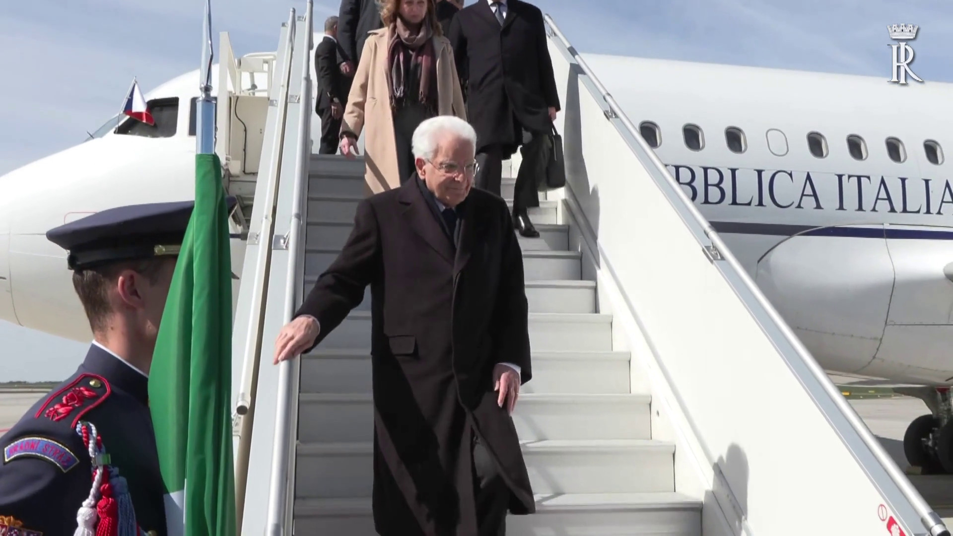 Mattarella atterrato all'aeroporto di Praga, al via visita in Repubblica Ceca