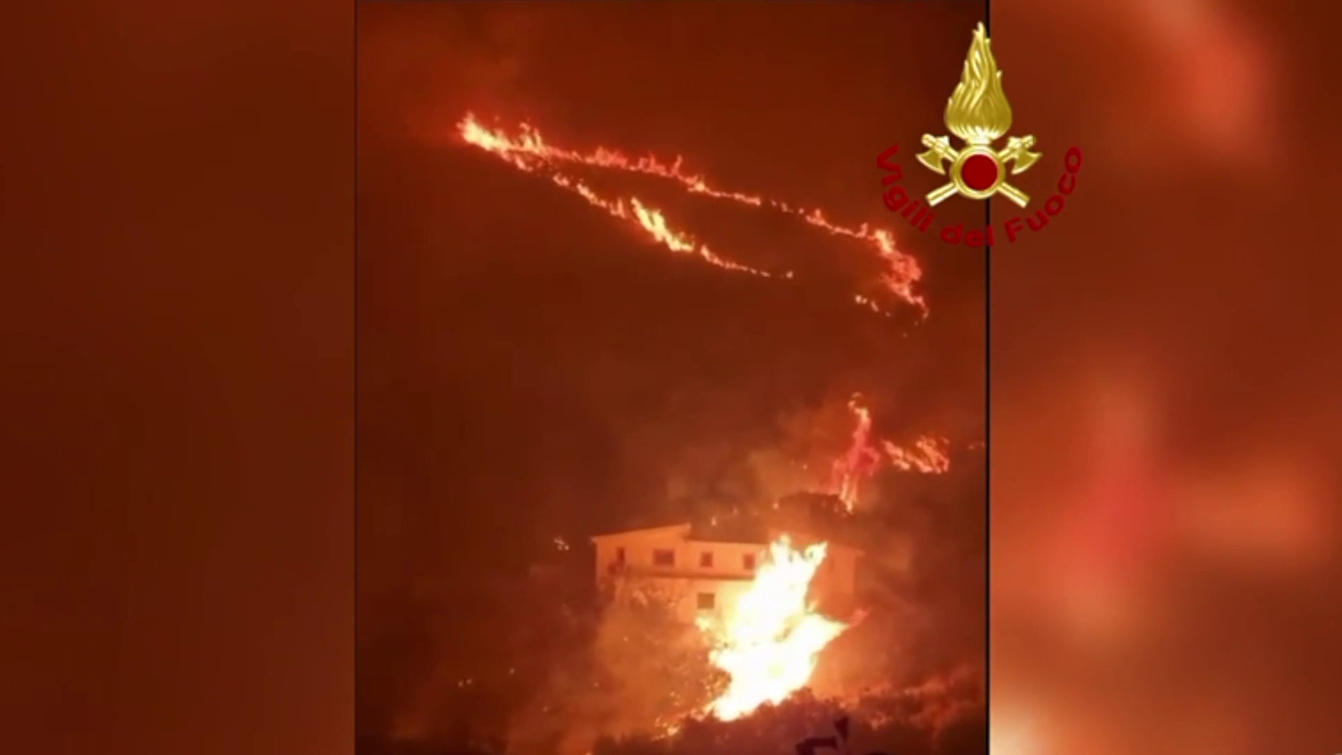 Palermo, incendi da Brancaccio a Gibilrossa. Le immagini