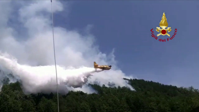 Vasto incendio boschivo in provincia di Frosinone