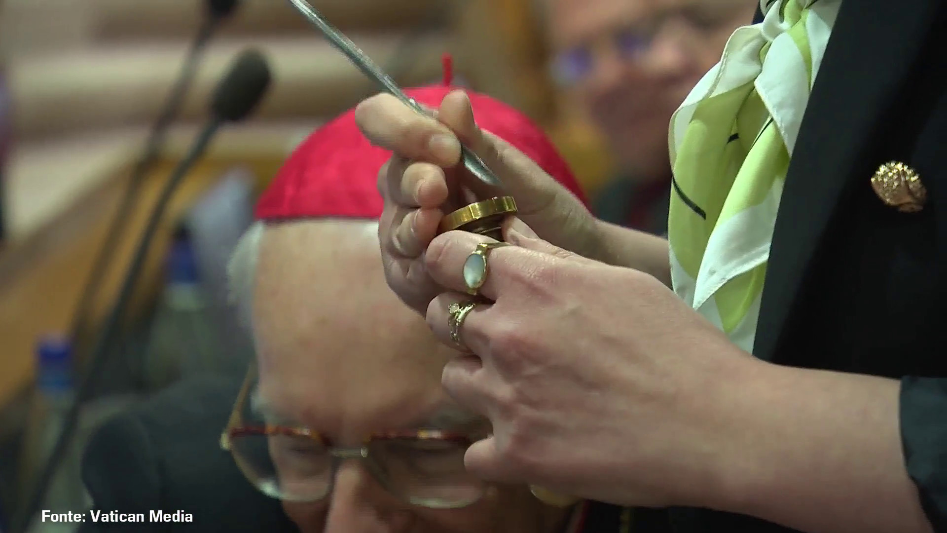 Vaticano, annullato l'anello del Pescatore