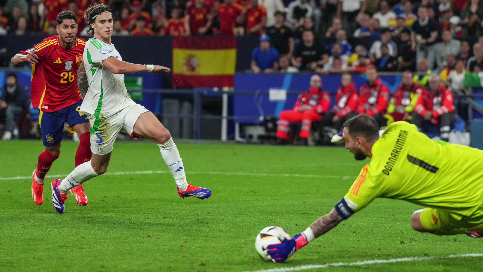 Dire no è il suo mestiere, Donnarumma capitano azzurro