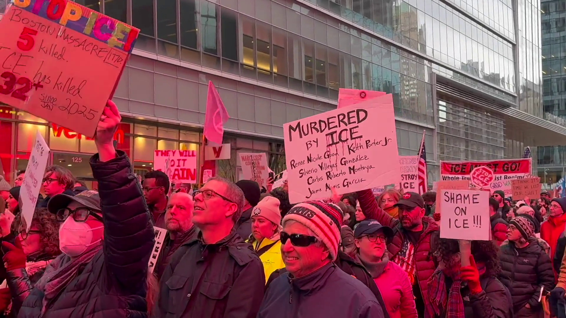 “No Fascist USA”: la protesta a New York contro Trump e l’ICE
