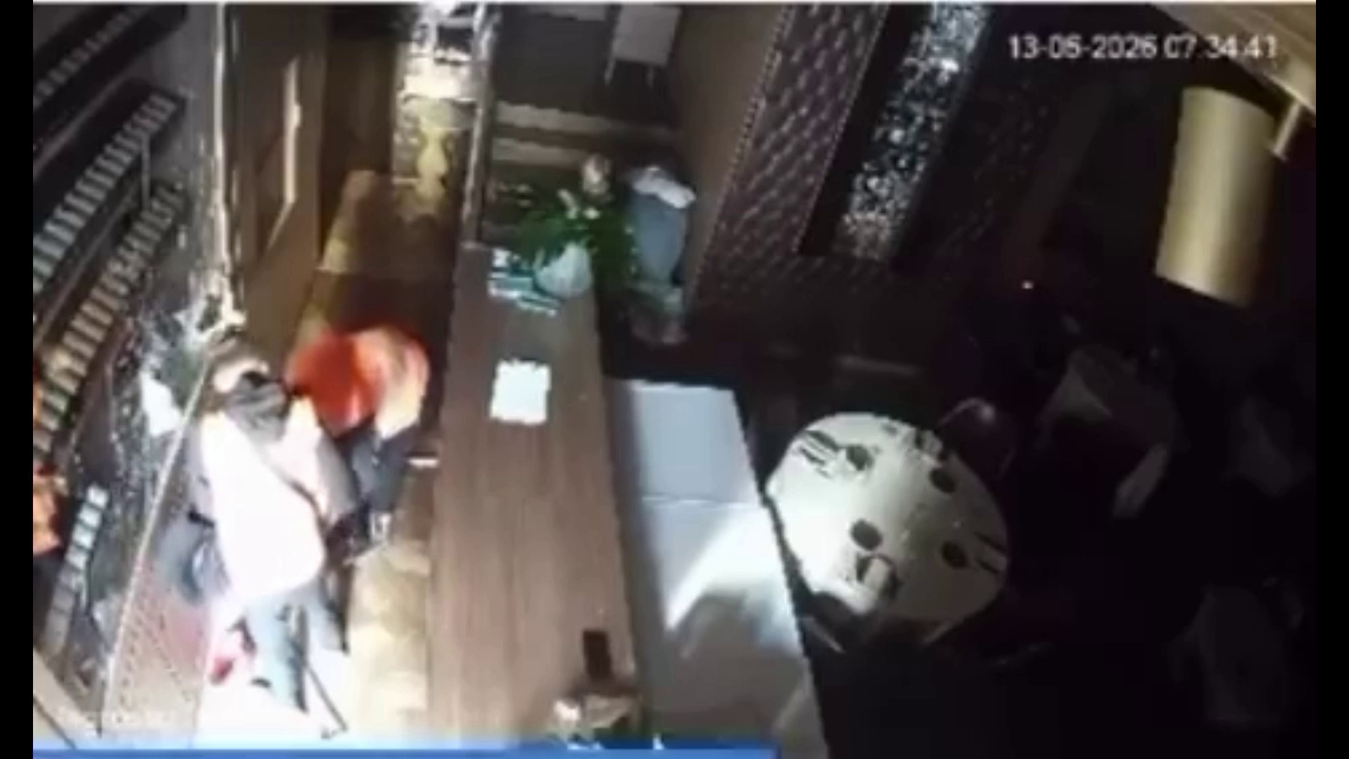 Furto di vini pregiati al ristorante Affinatore di Milano, le immagini
