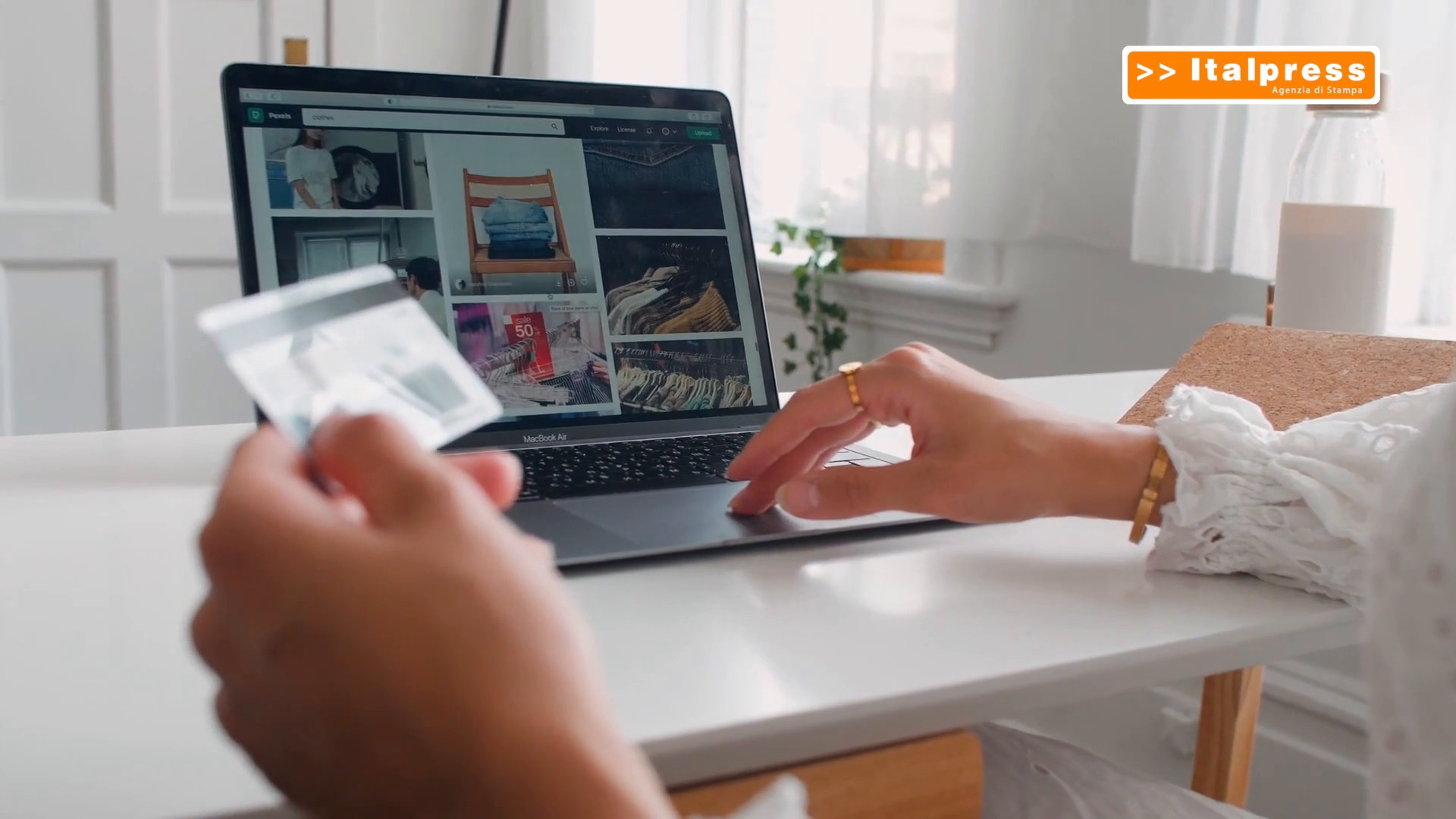 Contraffazione, l’e-commerce spinge il mercato del falso