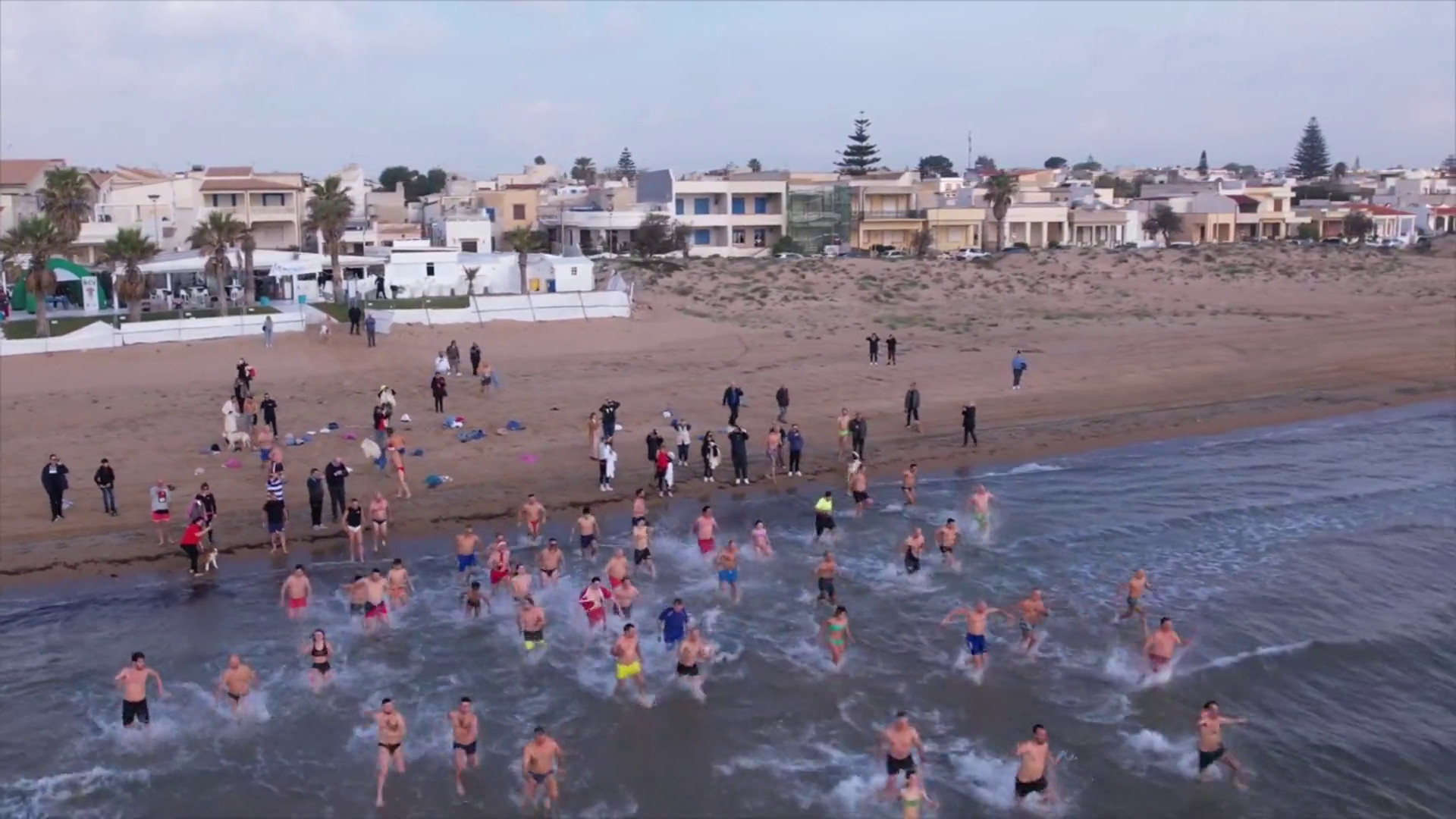 Nel Mare Del Trapanese Un Bagno Di Capodanno Per Accogliere Il