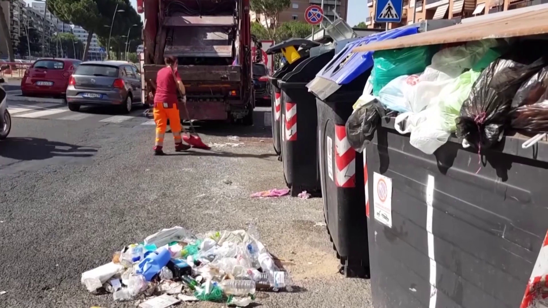 Rifiuti tessili, 840.000 tonnellate finiscono nell’indifferenziato