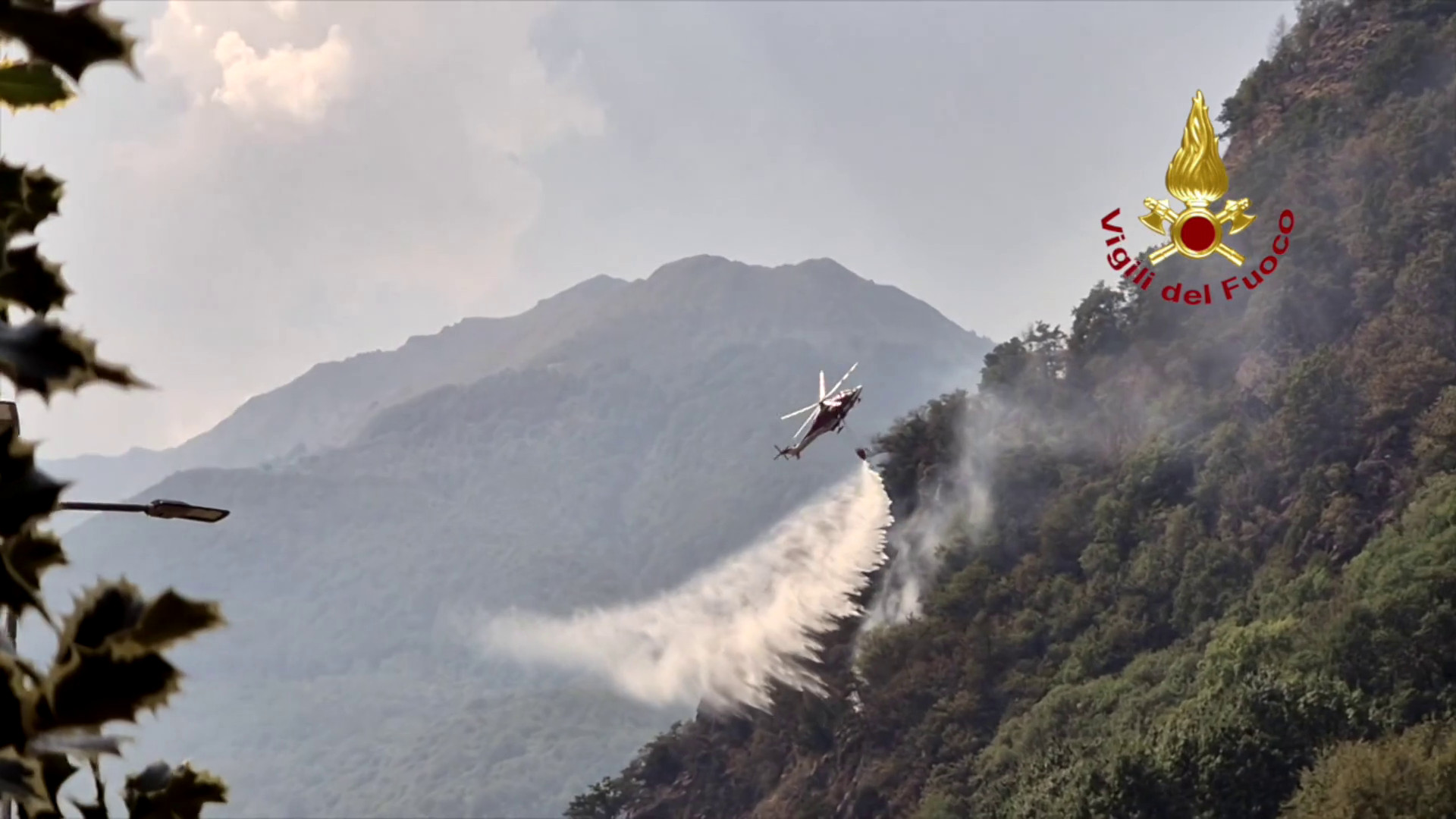 Incendi in Piemonte, vigili del fuoco impegnati sui fronti ancora attivi