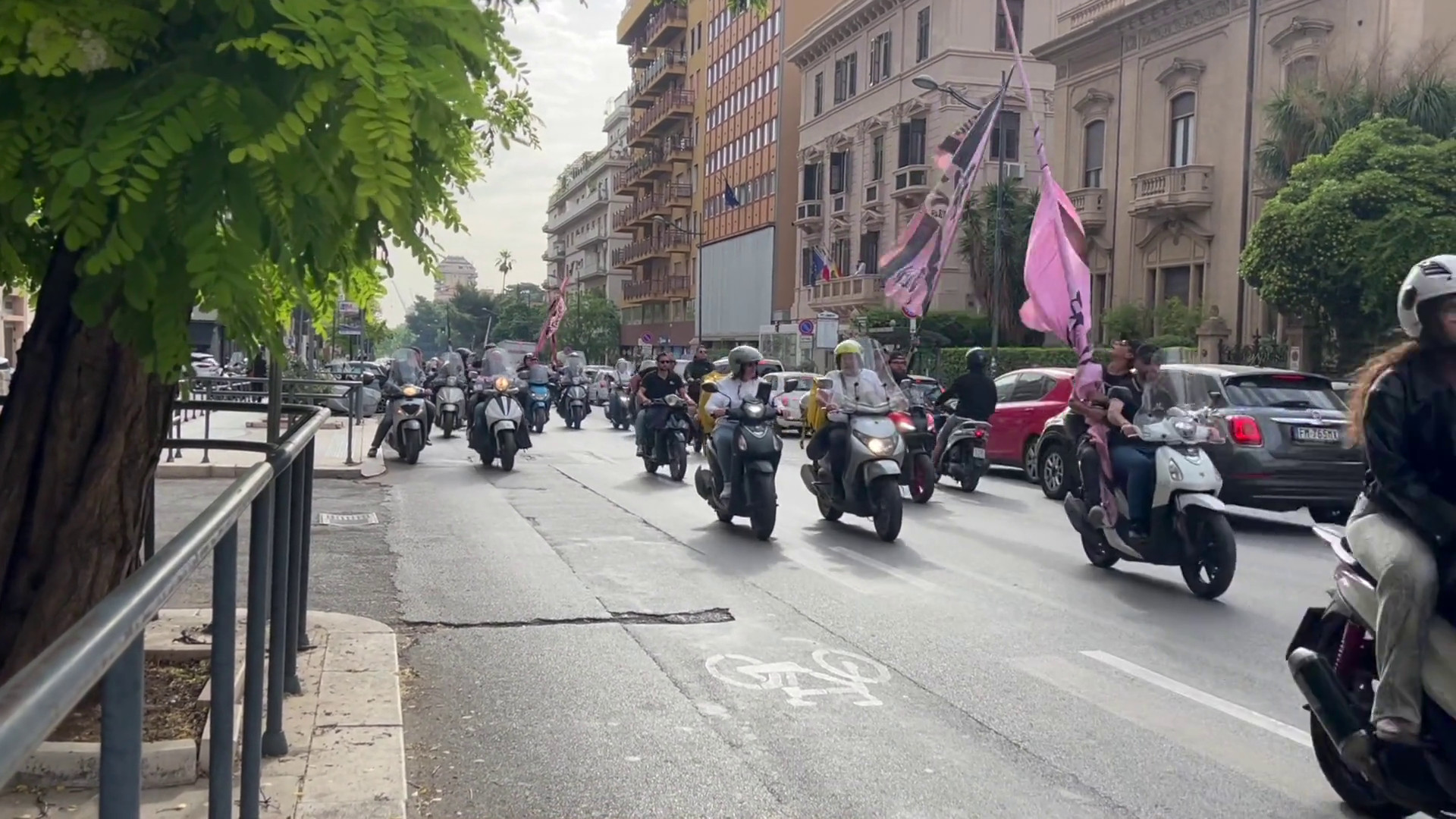 Palermo piange piccola Alessia, corteo moto per l'ultimo saluto alla 