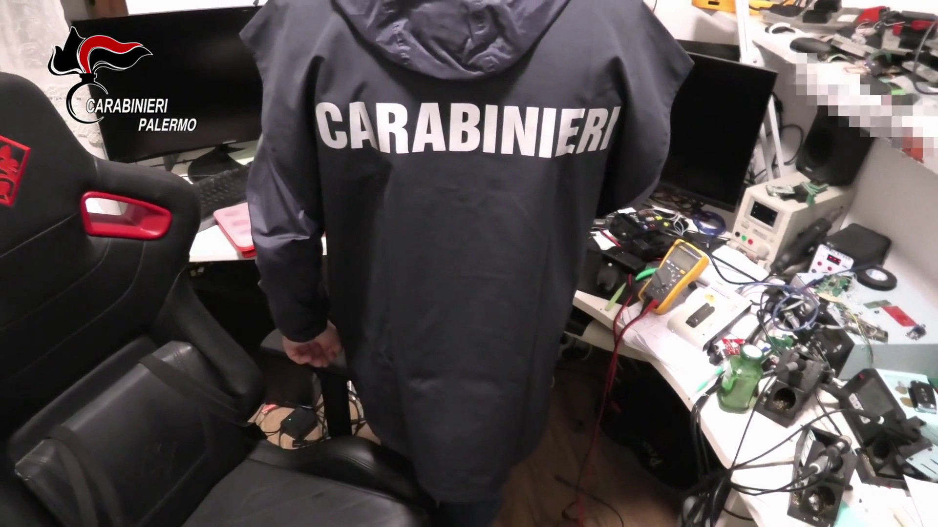 Banda Hi-Tech dei furti d'auto, perquisizioni tra Palermo, Alcamo e Milano